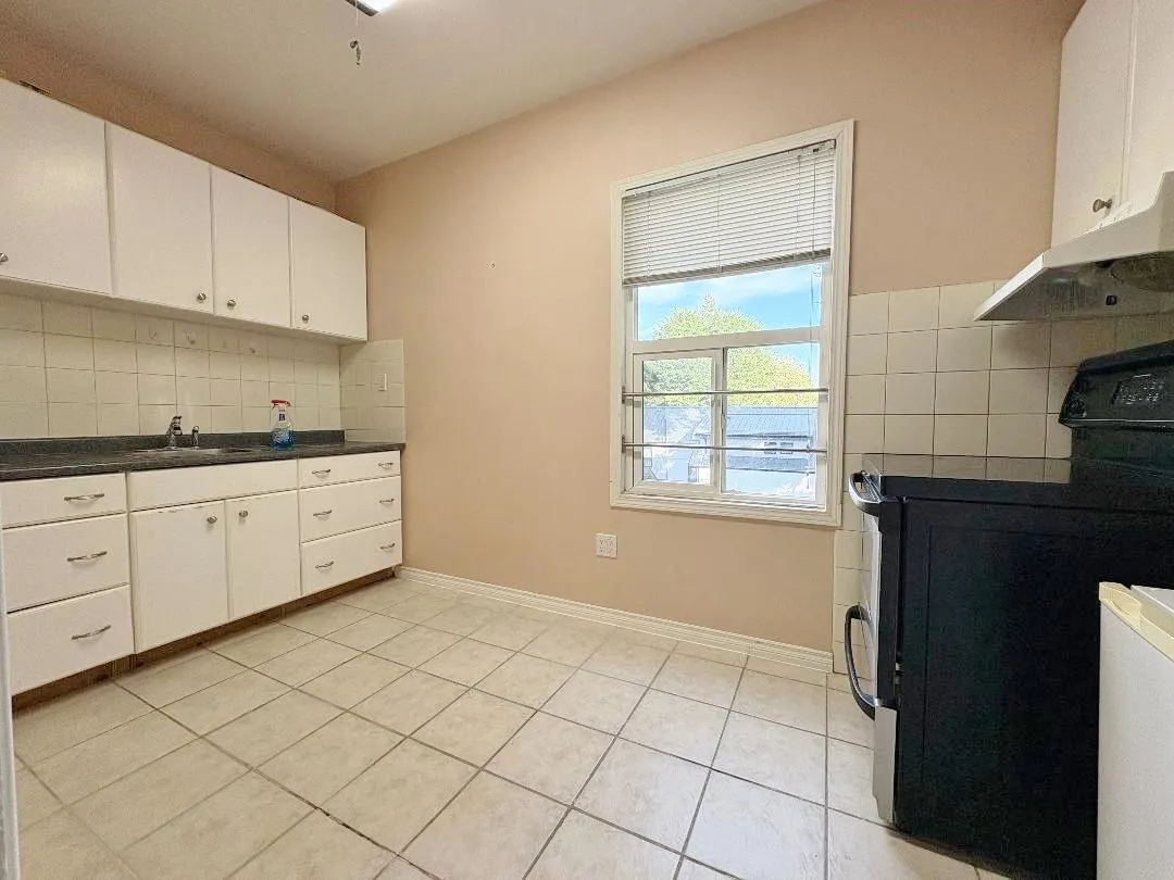 3034 Glen Drive
