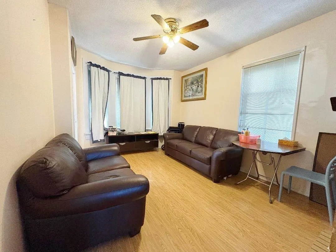 3034 Glen Drive
