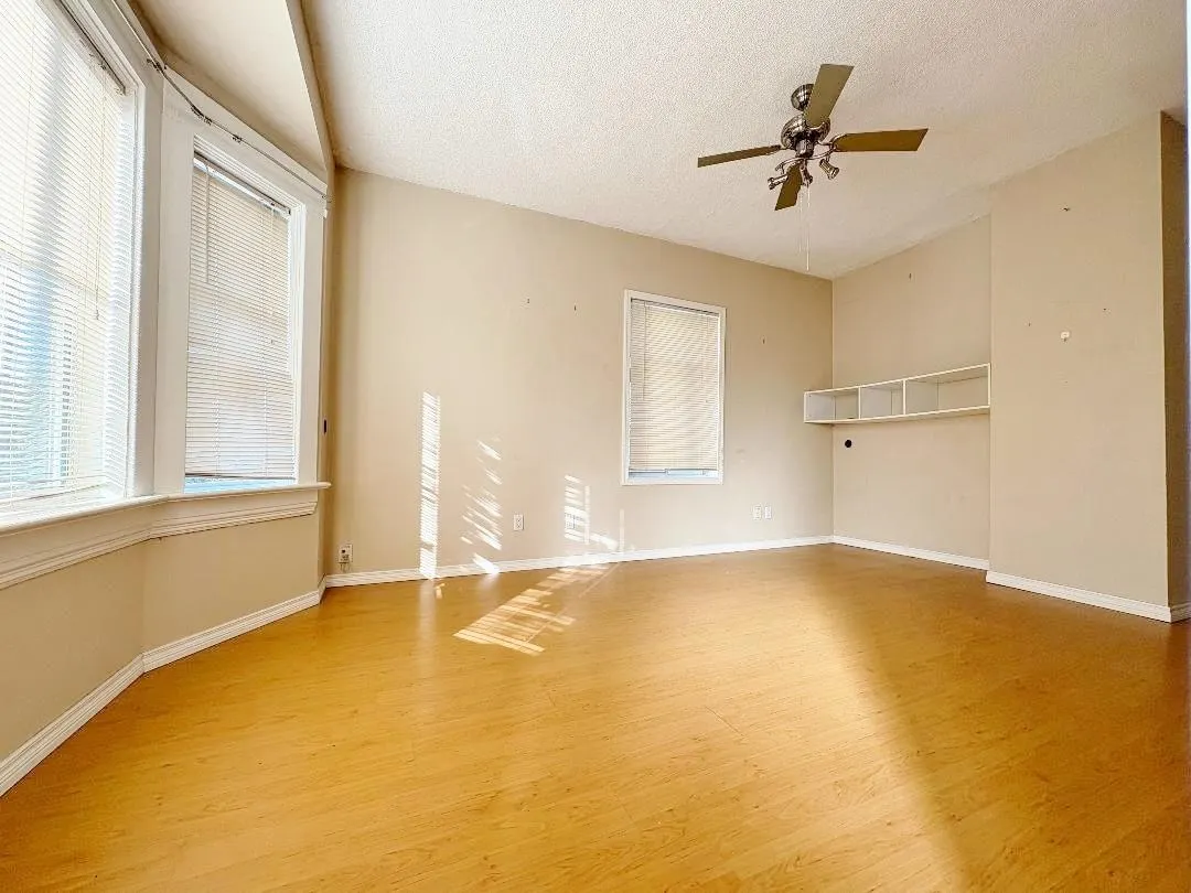 3034 Glen Drive