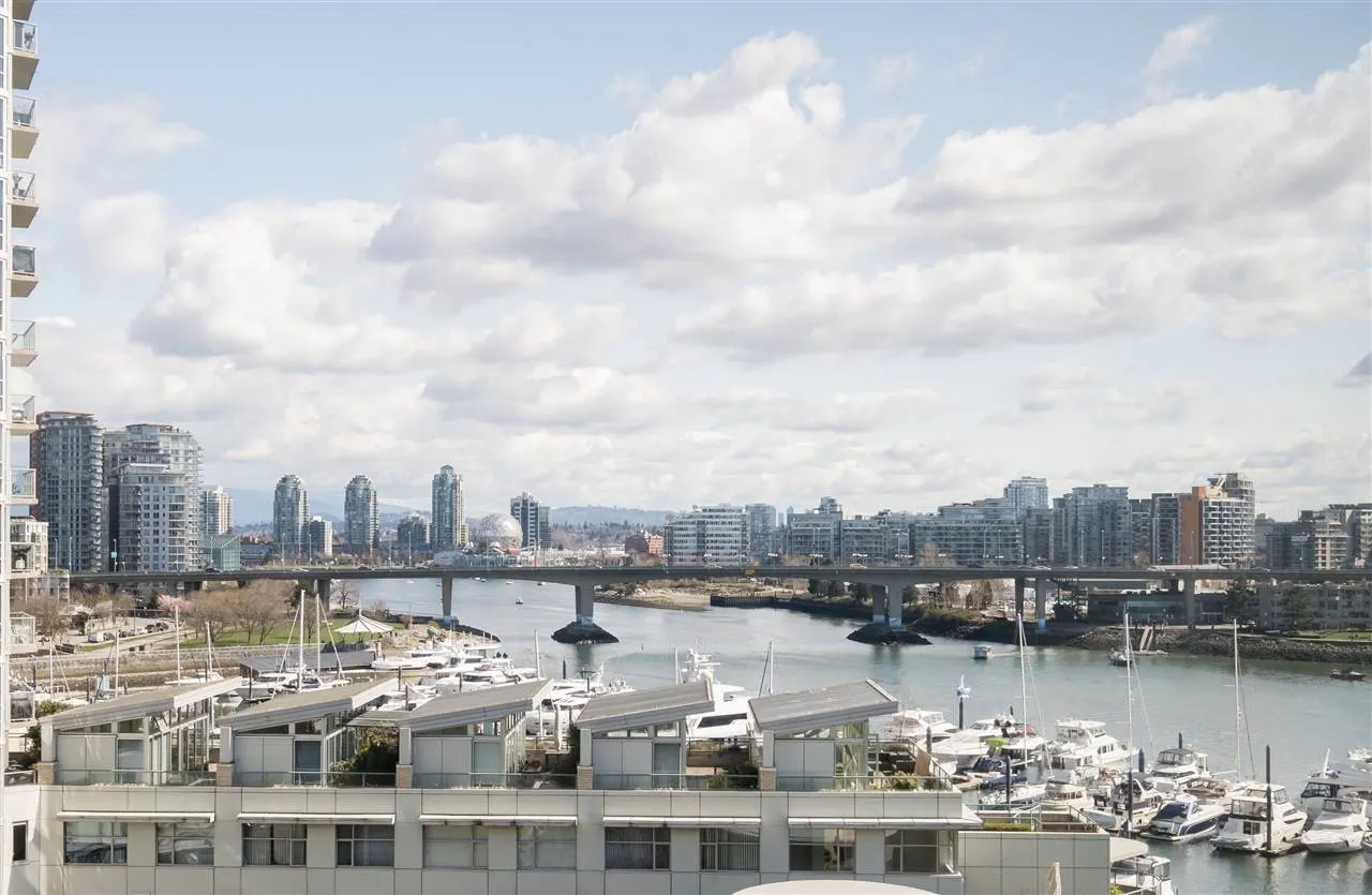 907 1288 Marinaside Crescent