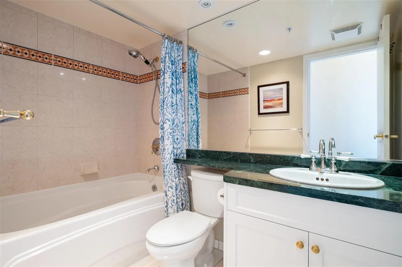 907 1288 Marinaside Crescent