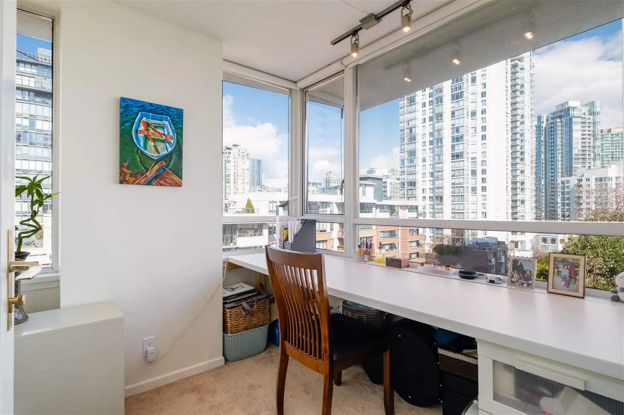 907 1288 Marinaside Crescent