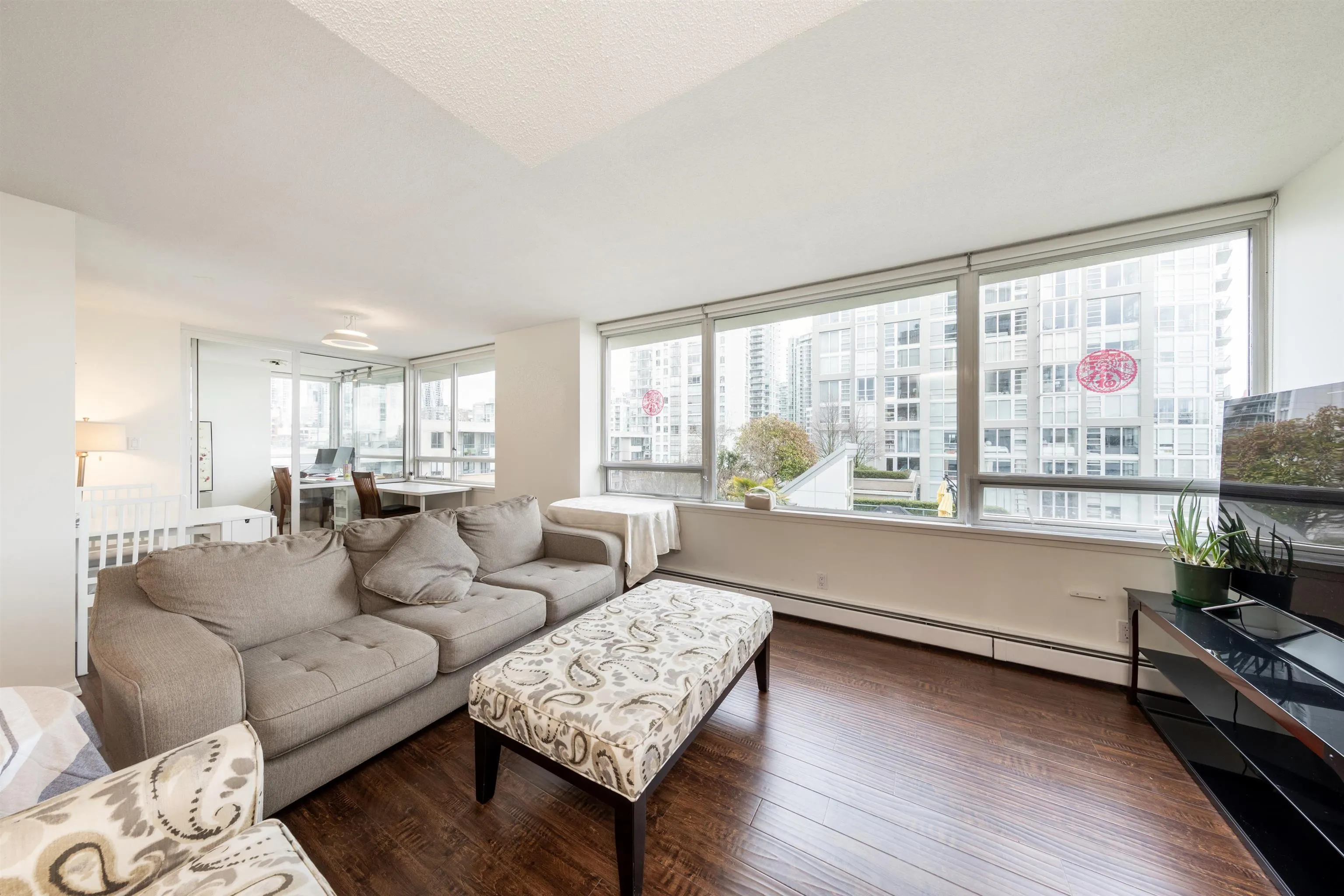 907 1288 Marinaside Crescent