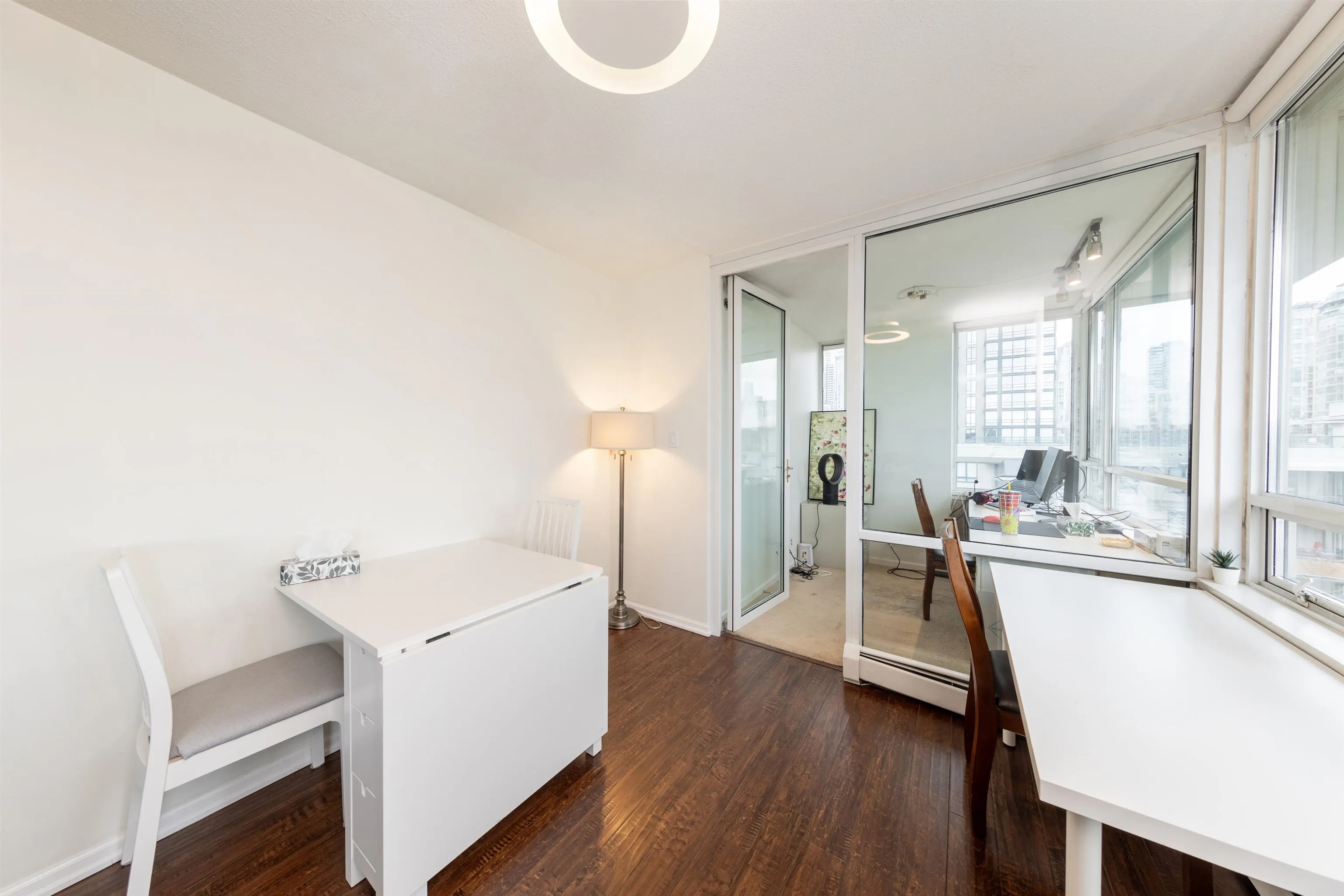 907 1288 Marinaside Crescent