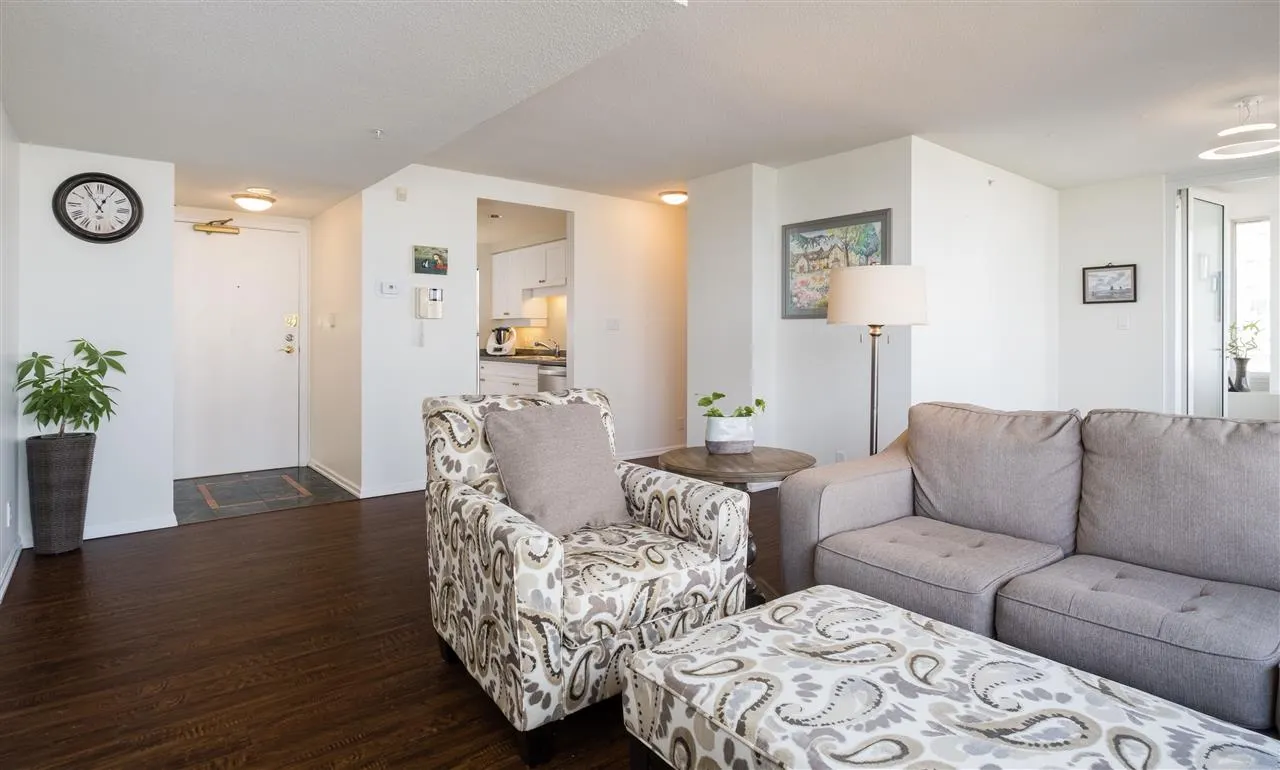 907 1288 Marinaside Crescent