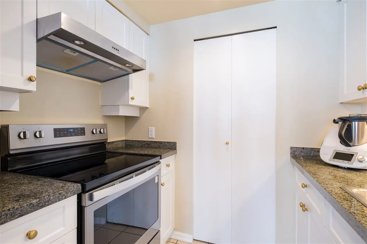 907 1288 Marinaside Crescent