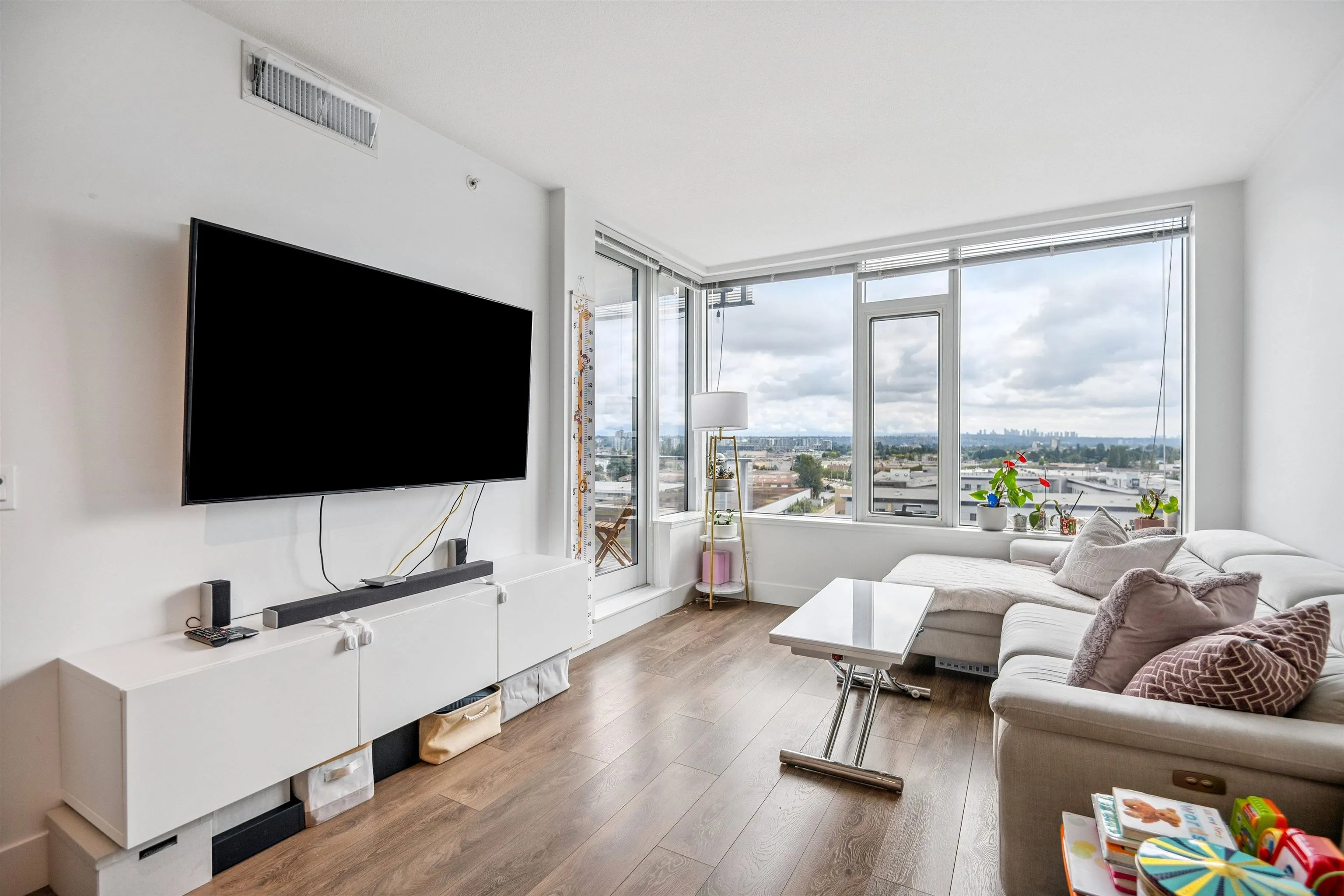 1308 5233 Gilbert Road