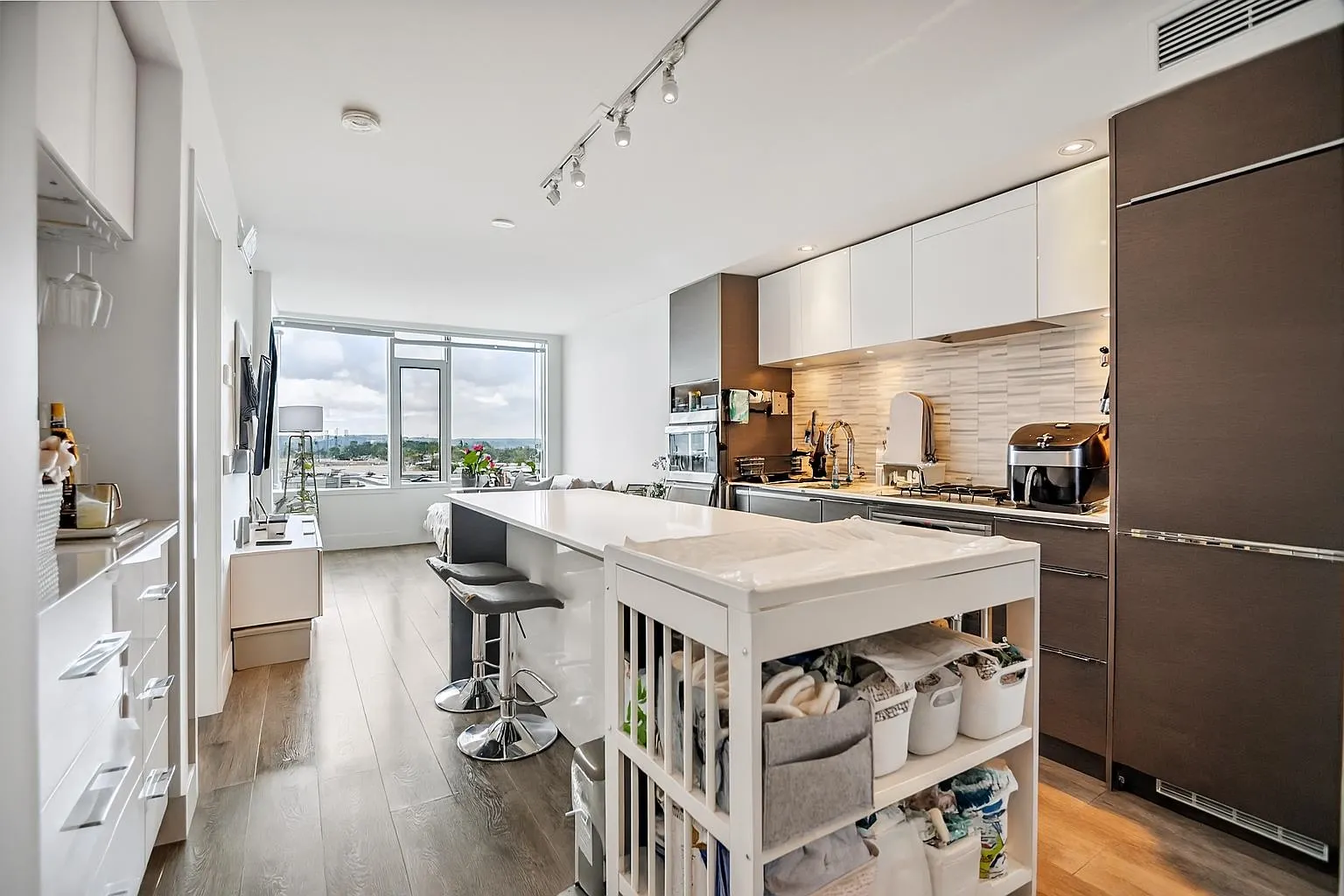 1308 5233 Gilbert Road