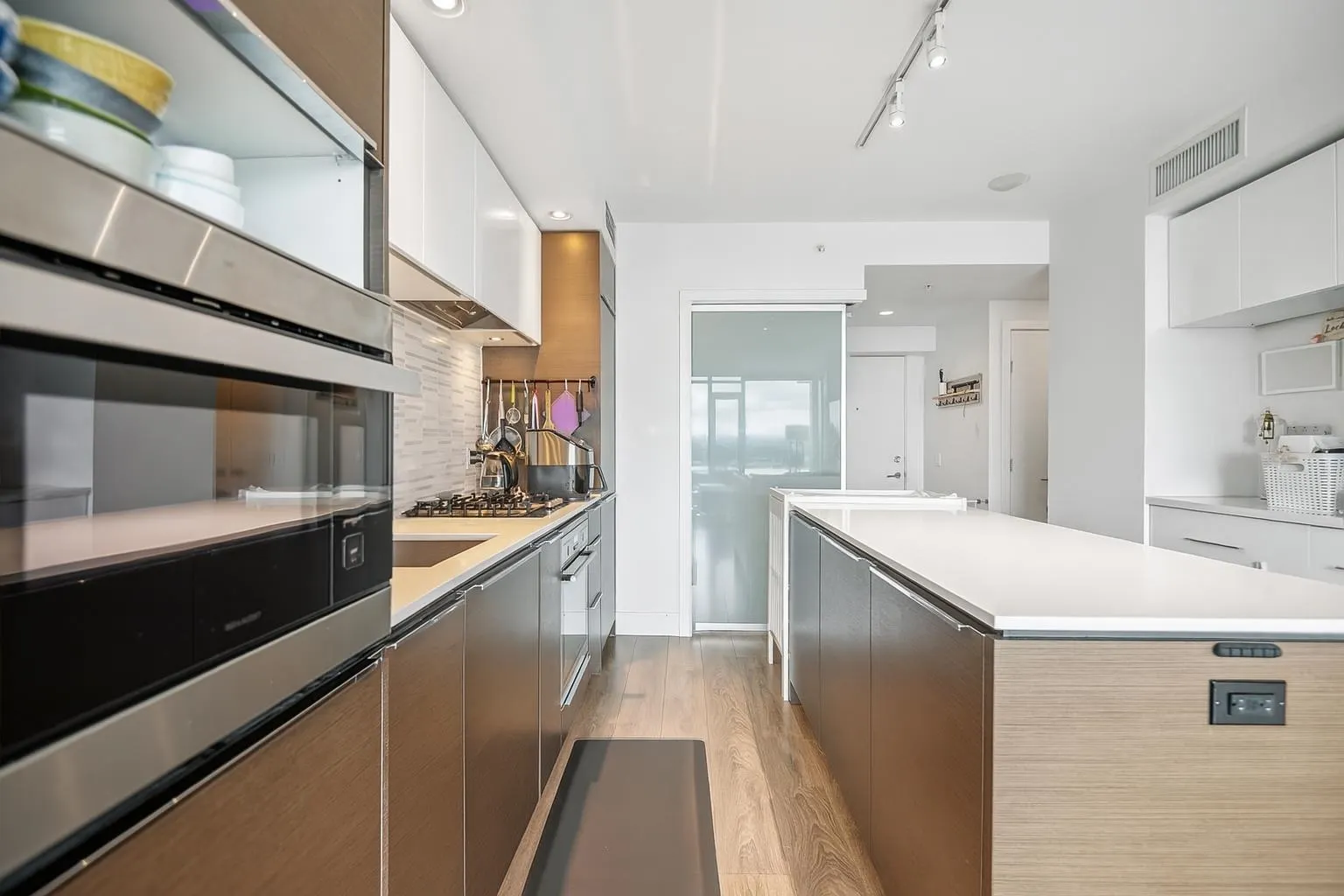 1308 5233 Gilbert Road