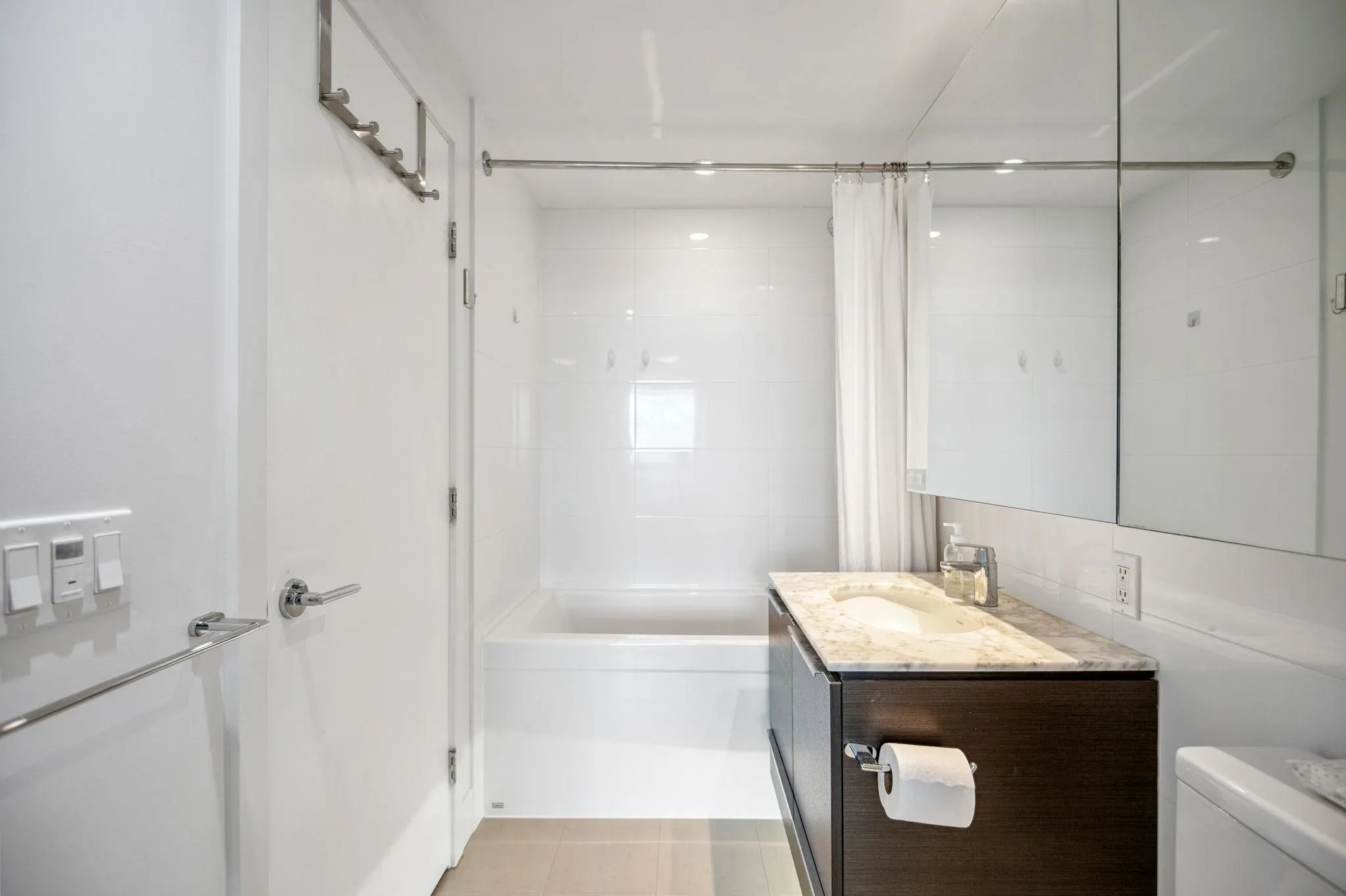1308 5233 Gilbert Road