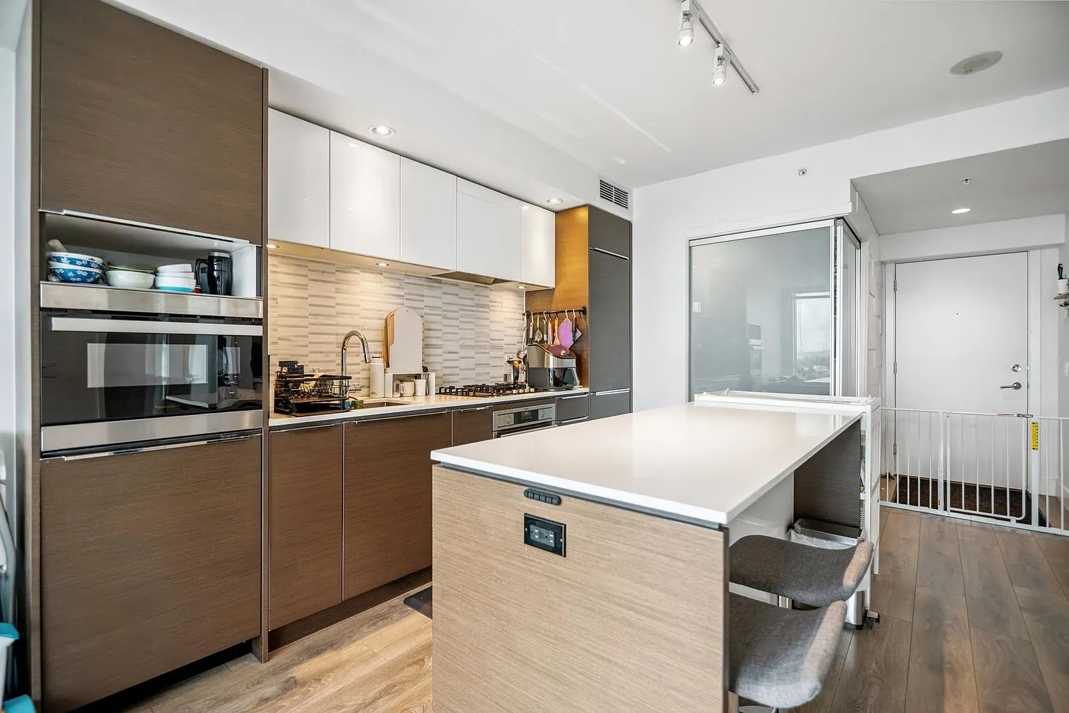 1308 5233 Gilbert Road