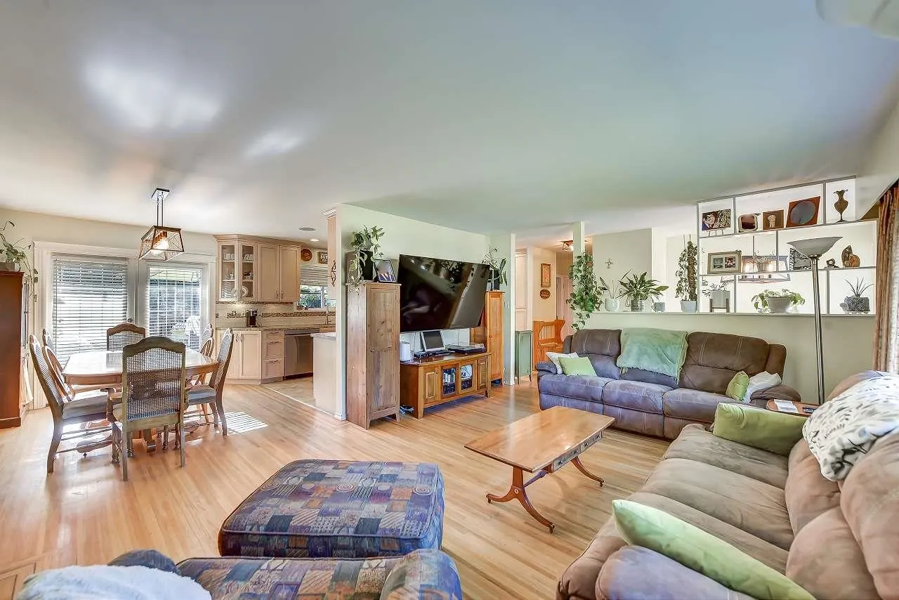 10957 Jay Crescent