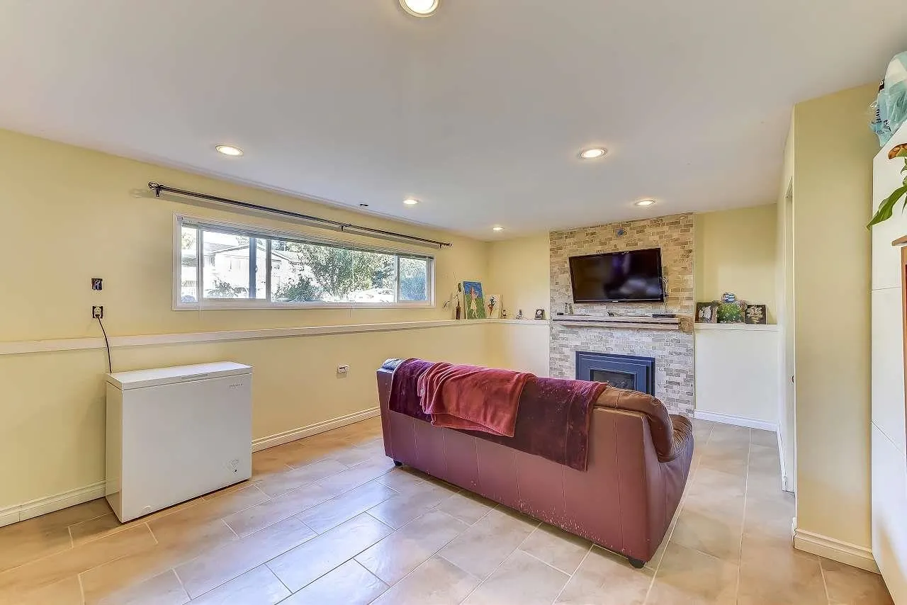 10957 Jay Crescent
