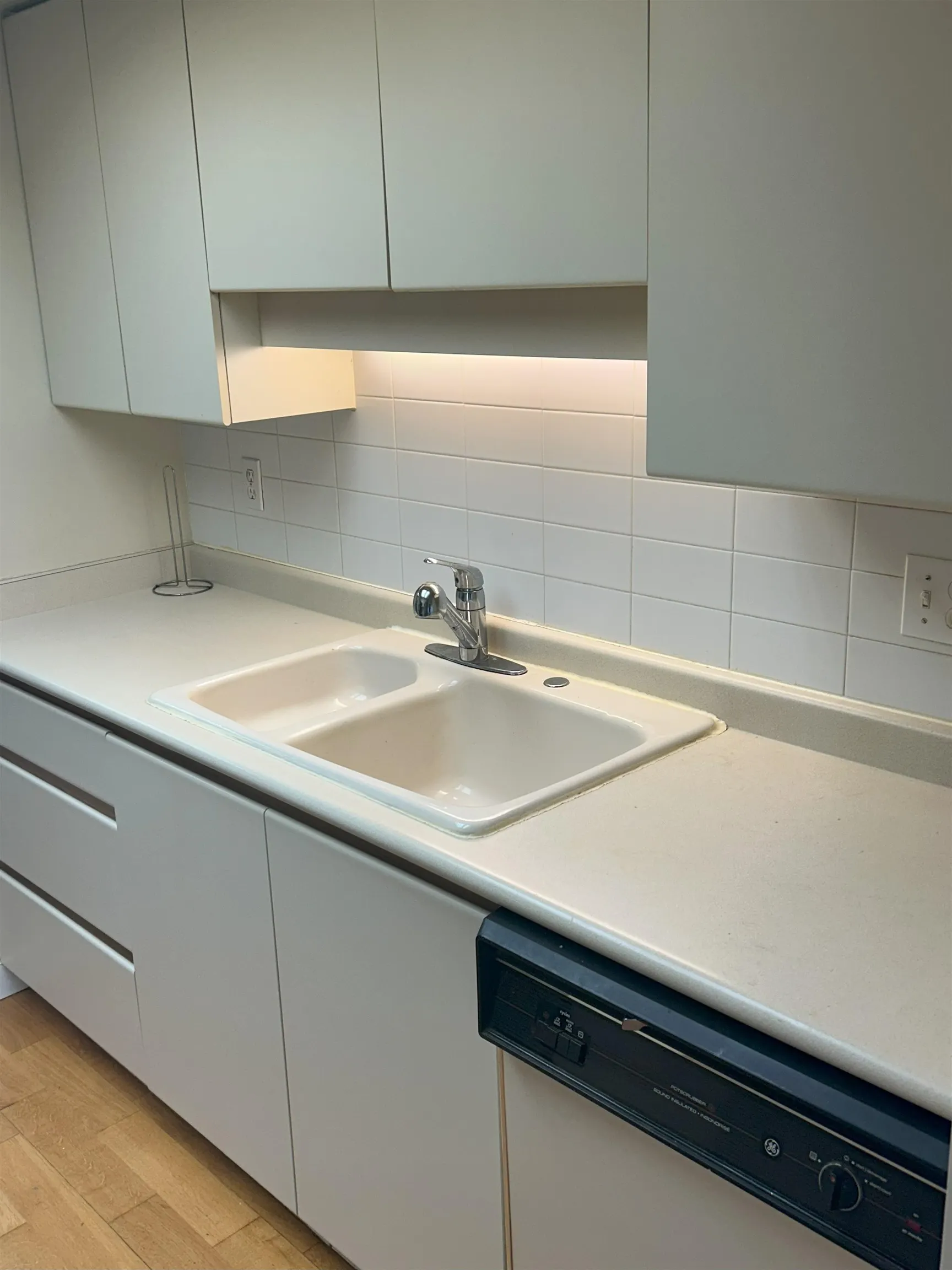 904 1331 Homer Street