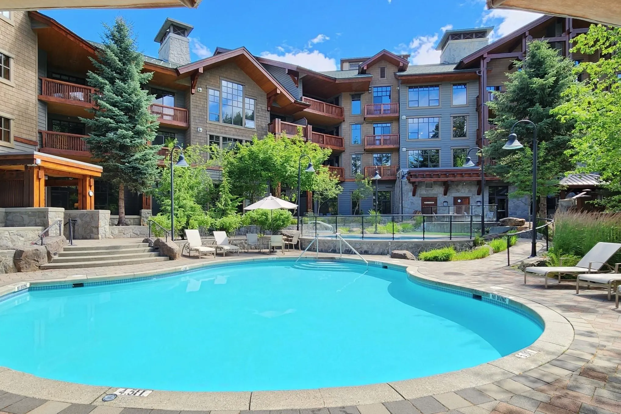 614 2202 Gondola Way