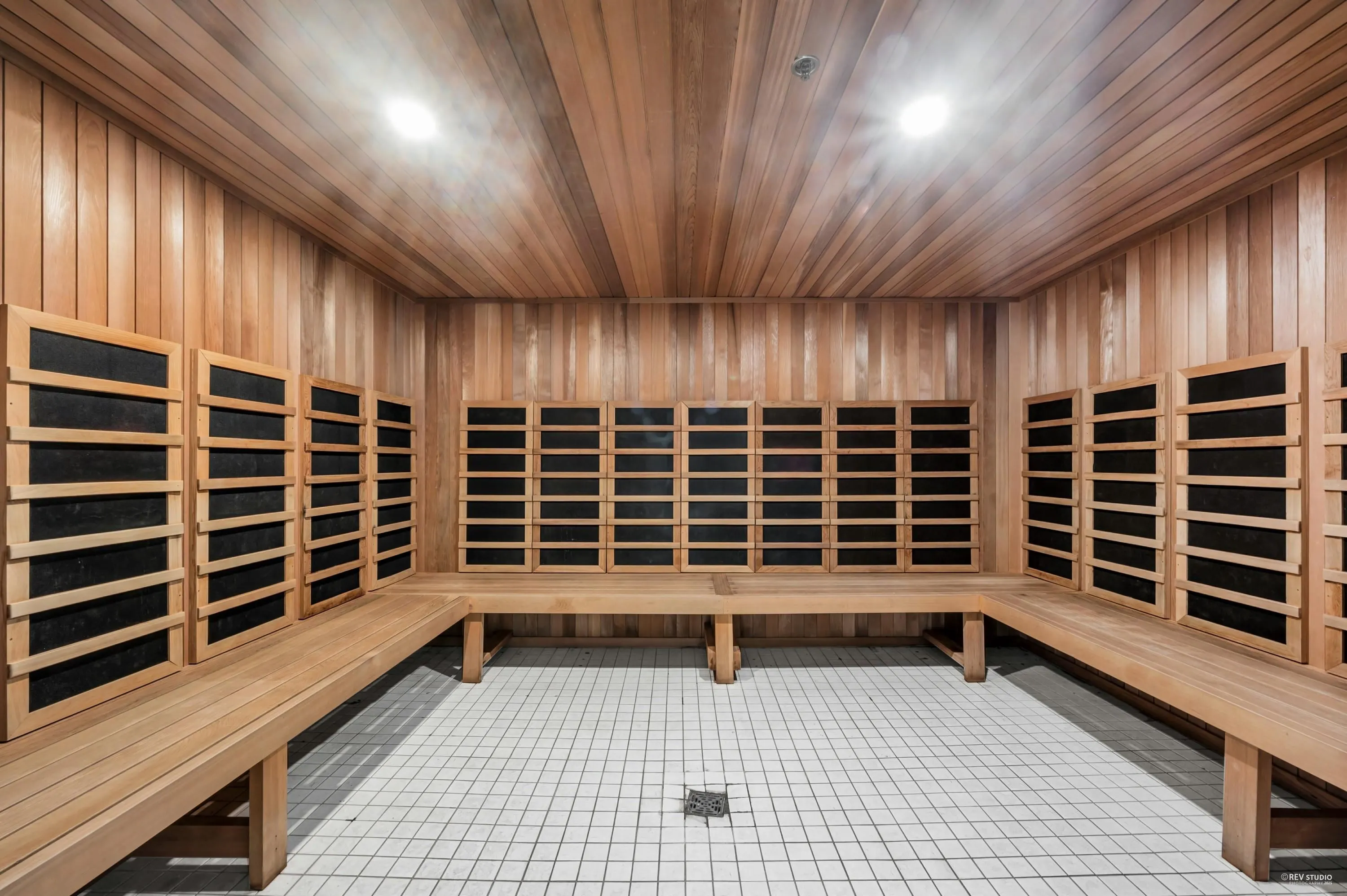 607 583 Beach Crescent