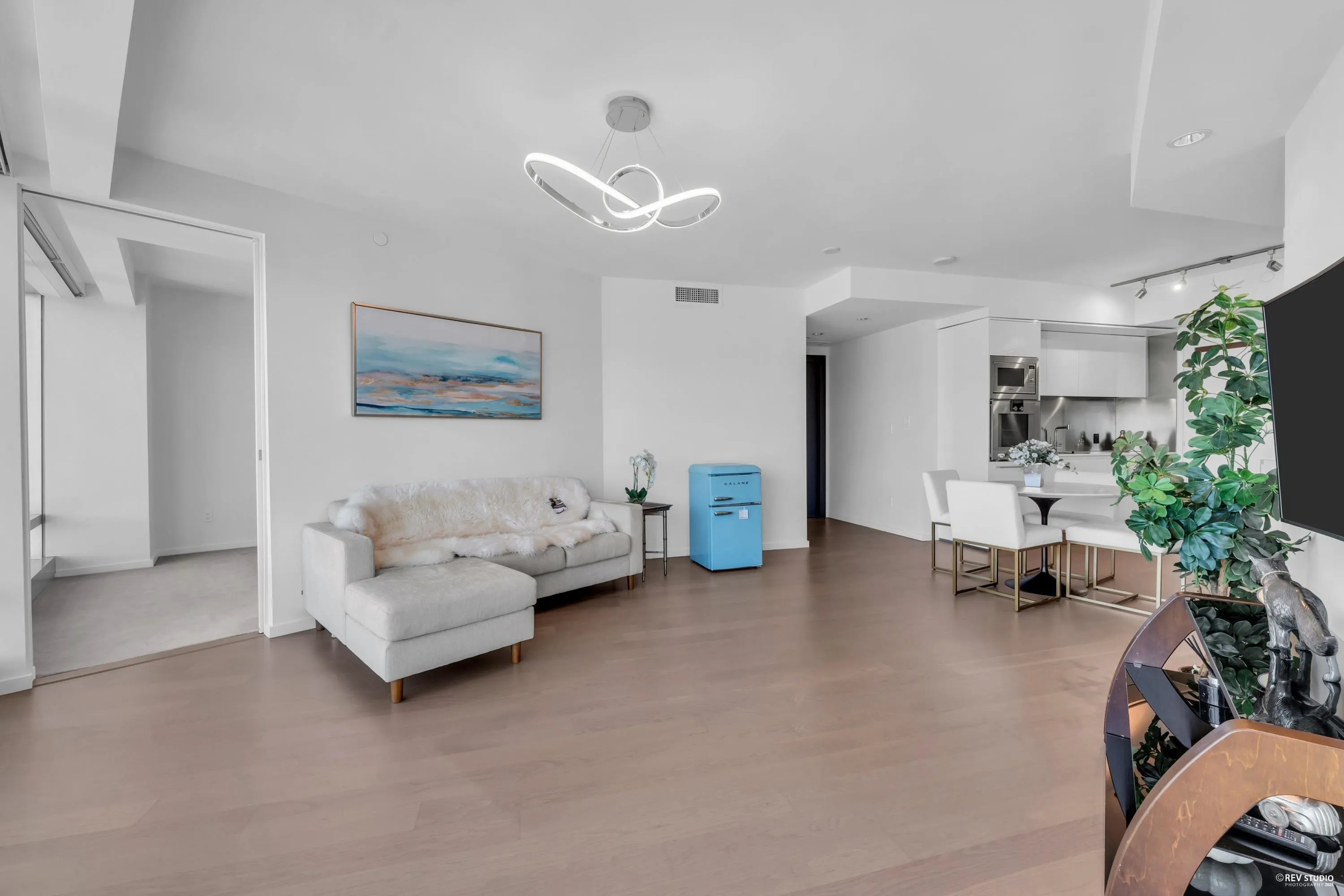 4505 1151 W Georgia Street