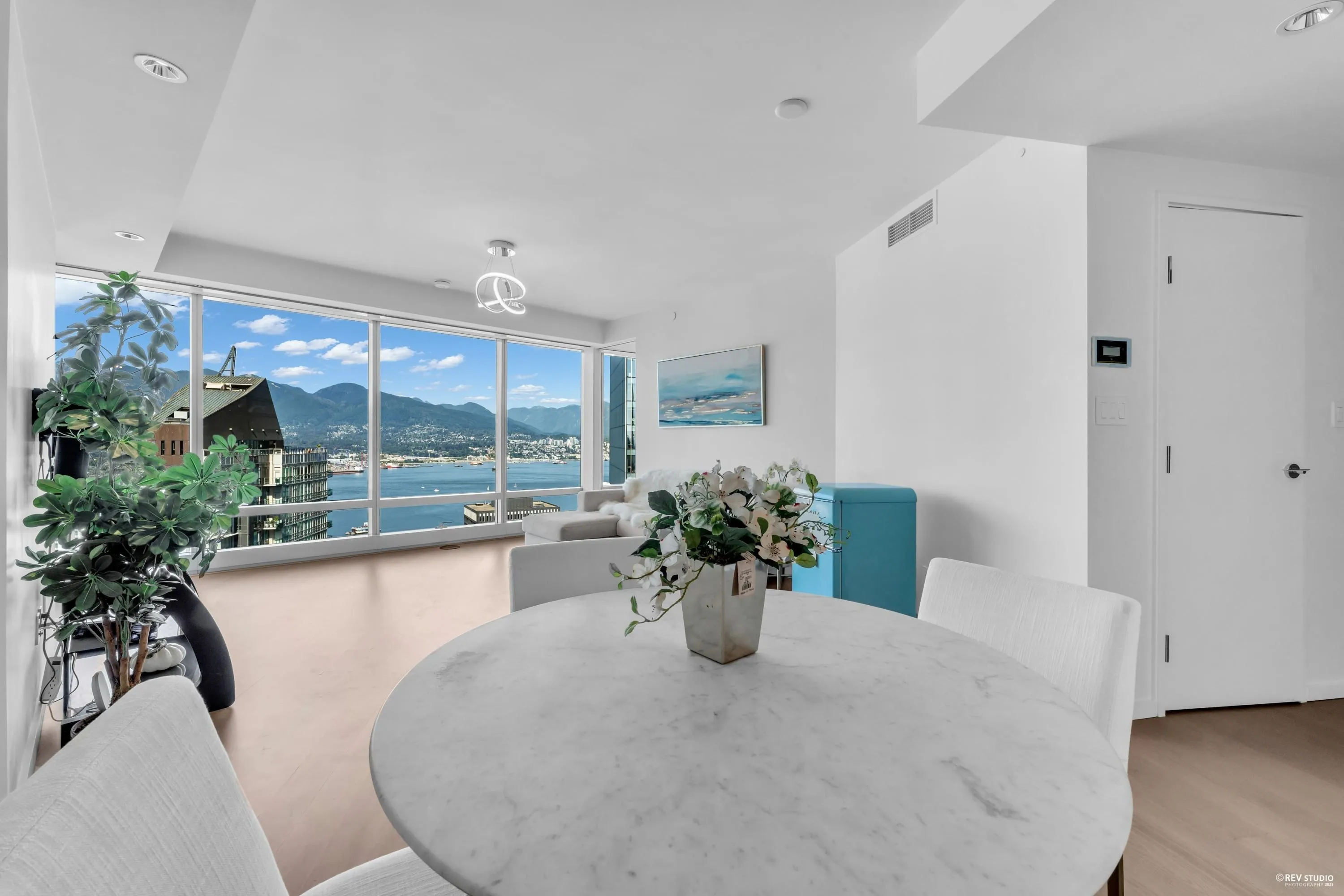 4505 1151 W Georgia Street