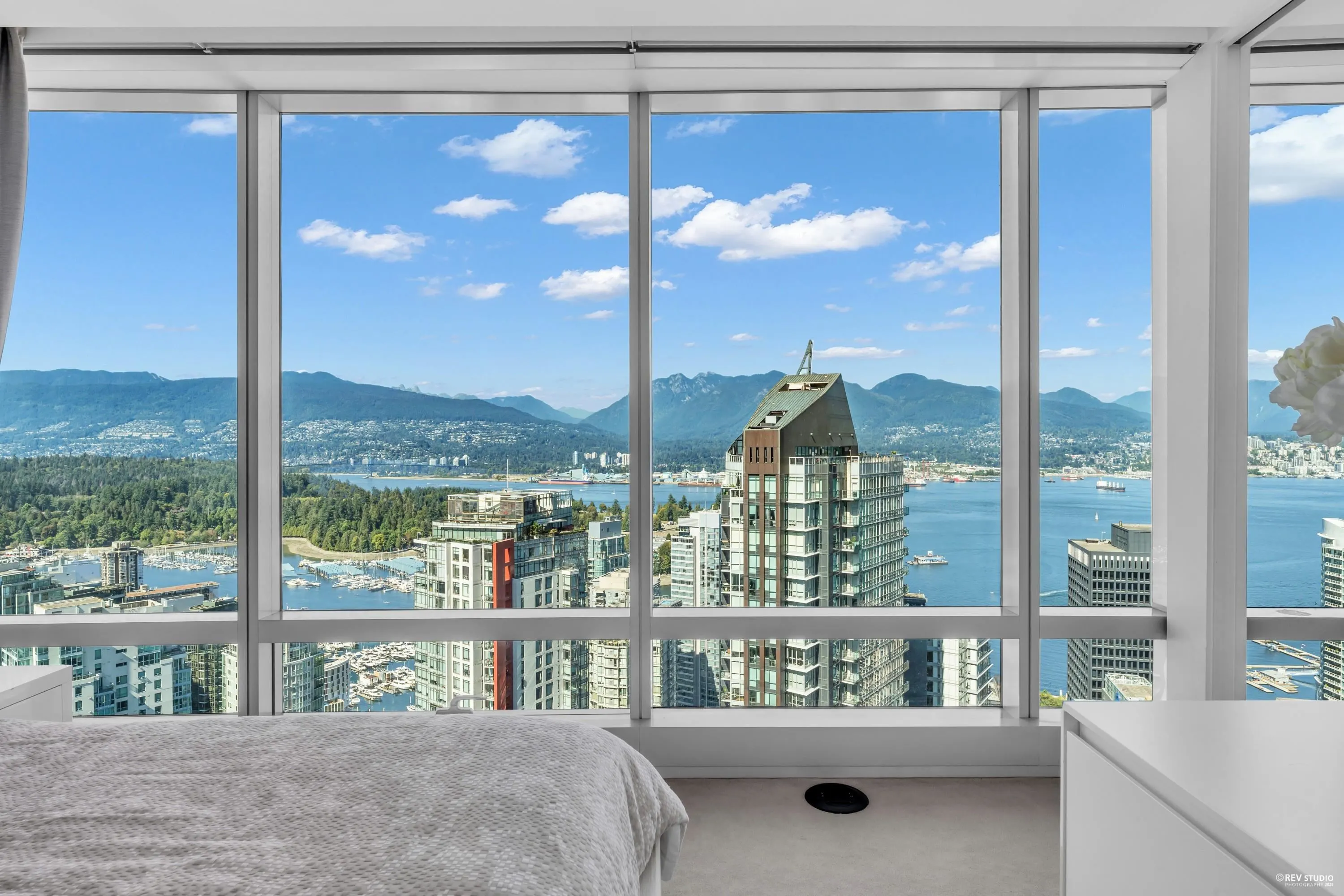 4505 1151 W Georgia Street