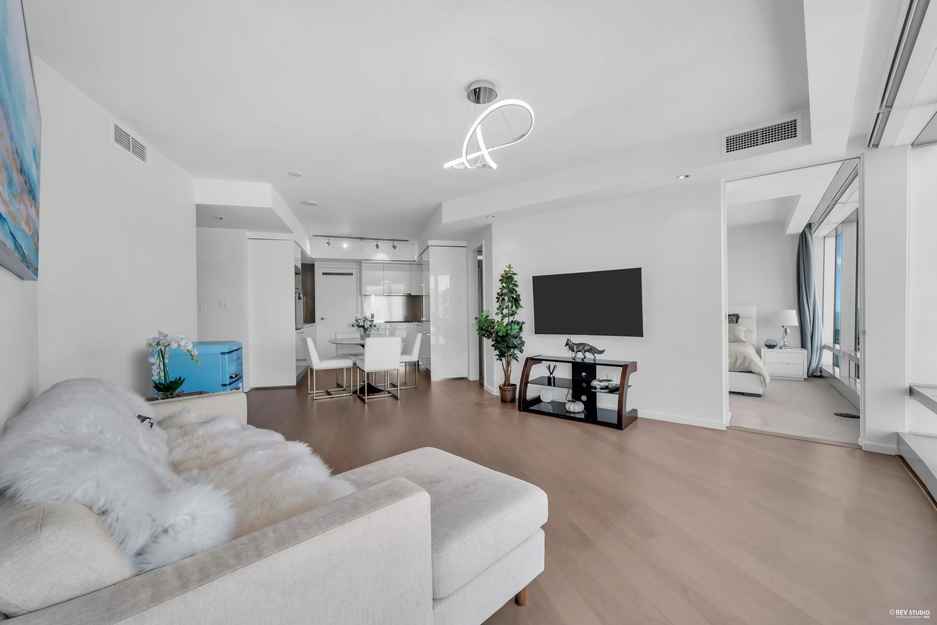 4505 1151 W Georgia Street