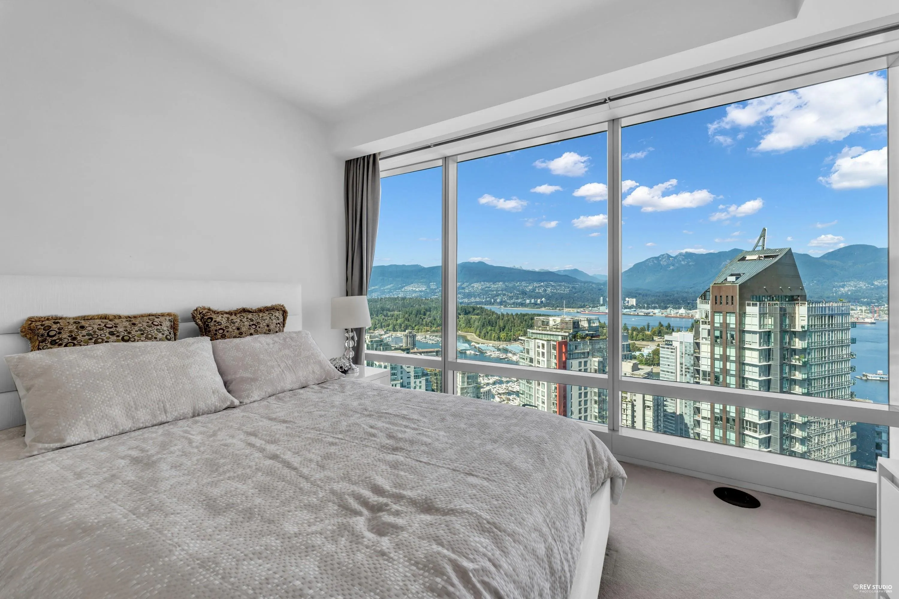 4505 1151 W Georgia Street