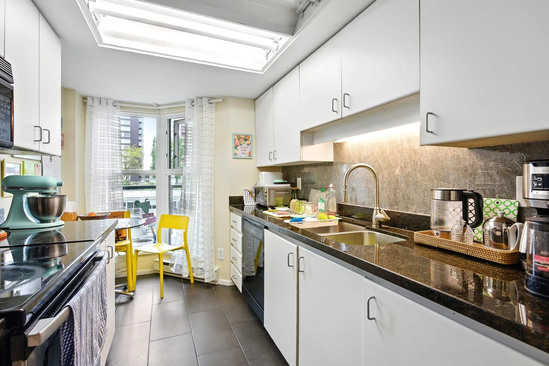 B1002 1331 Homer Street