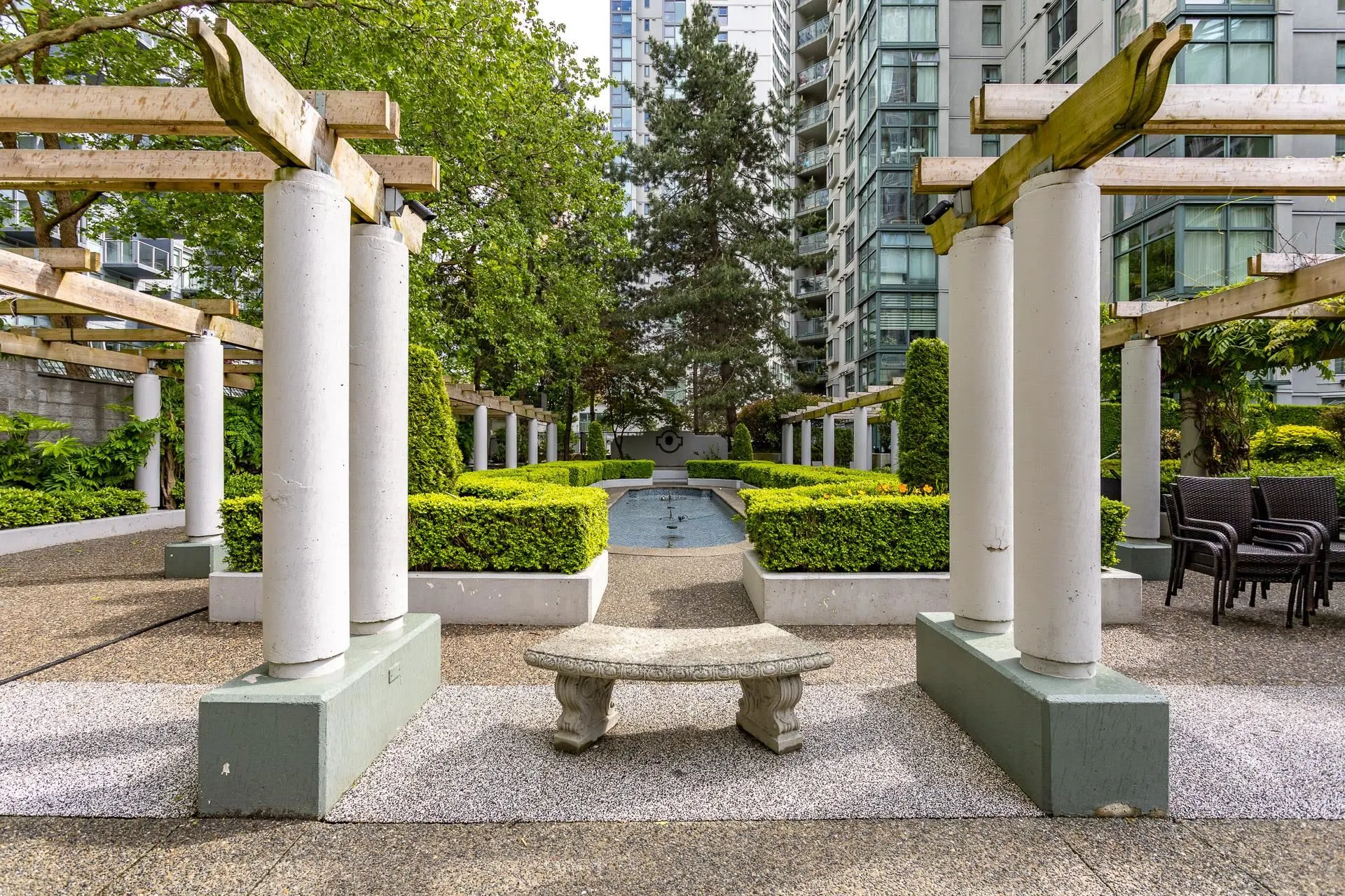 B1002 1331 Homer Street