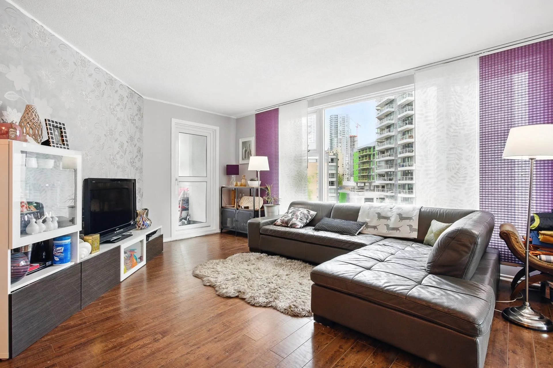 B1002 1331 Homer Street