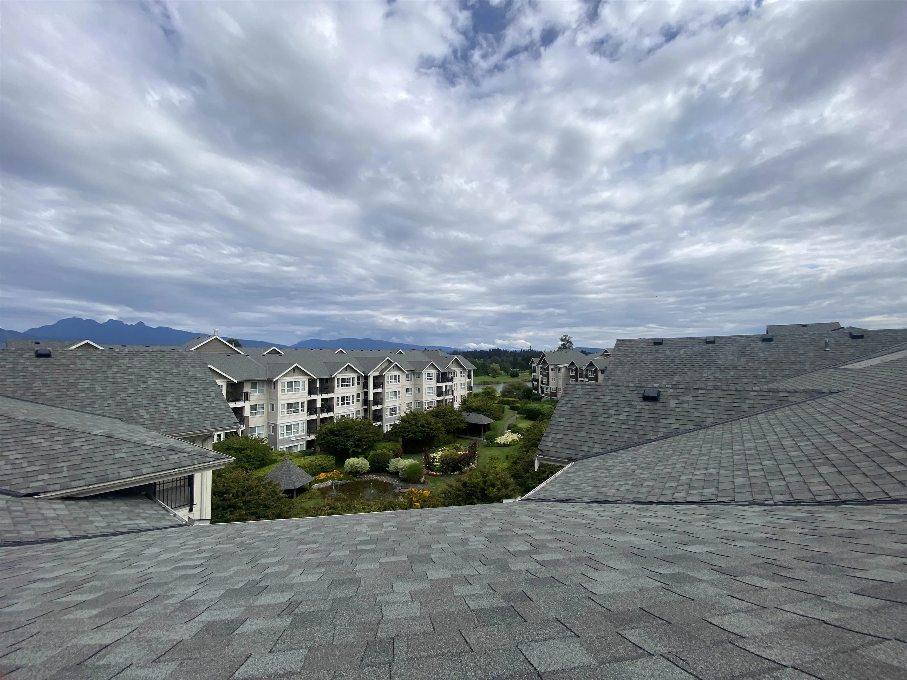 416 19673 Meadow Gardens Way