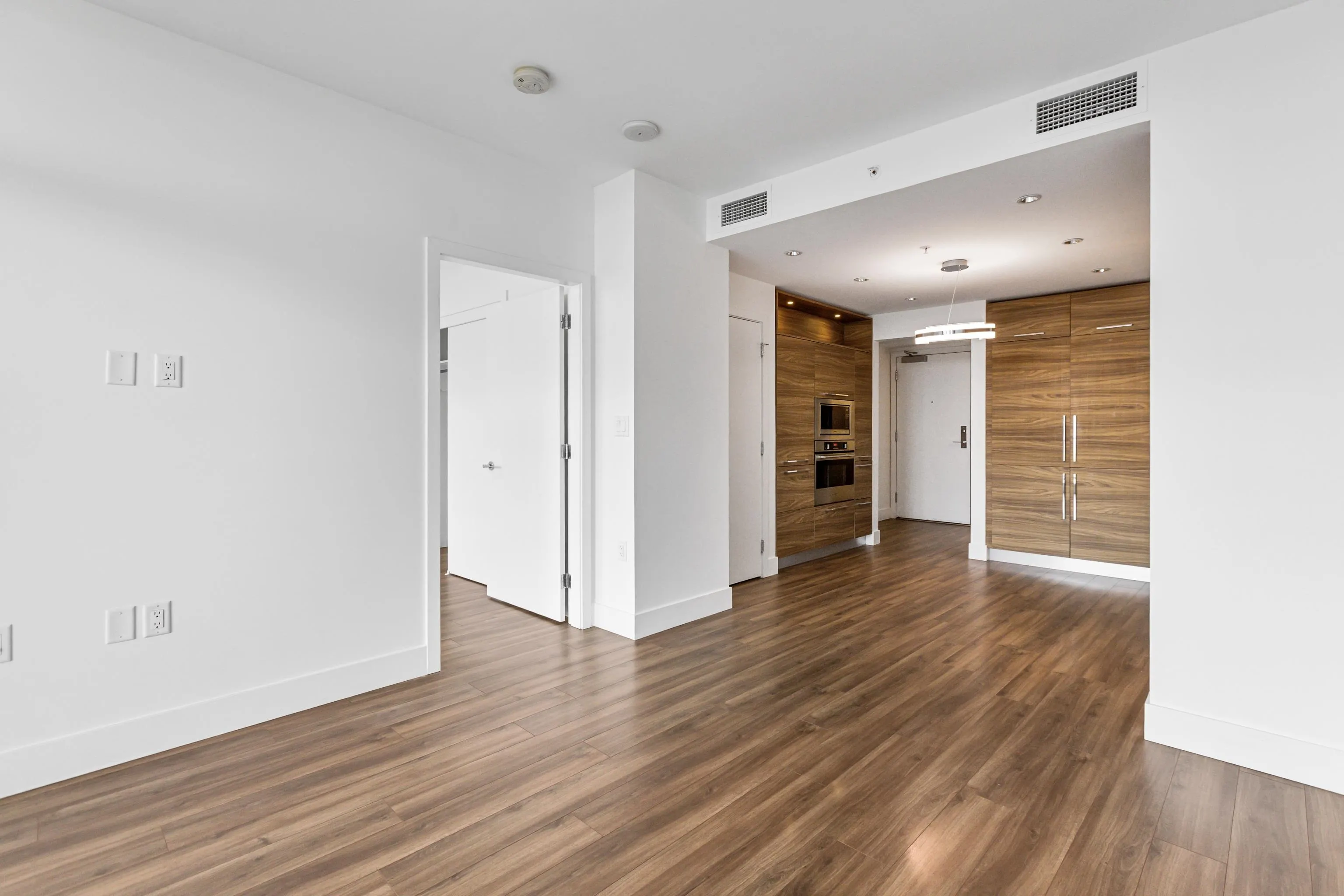 2303 7303 Noble Lane