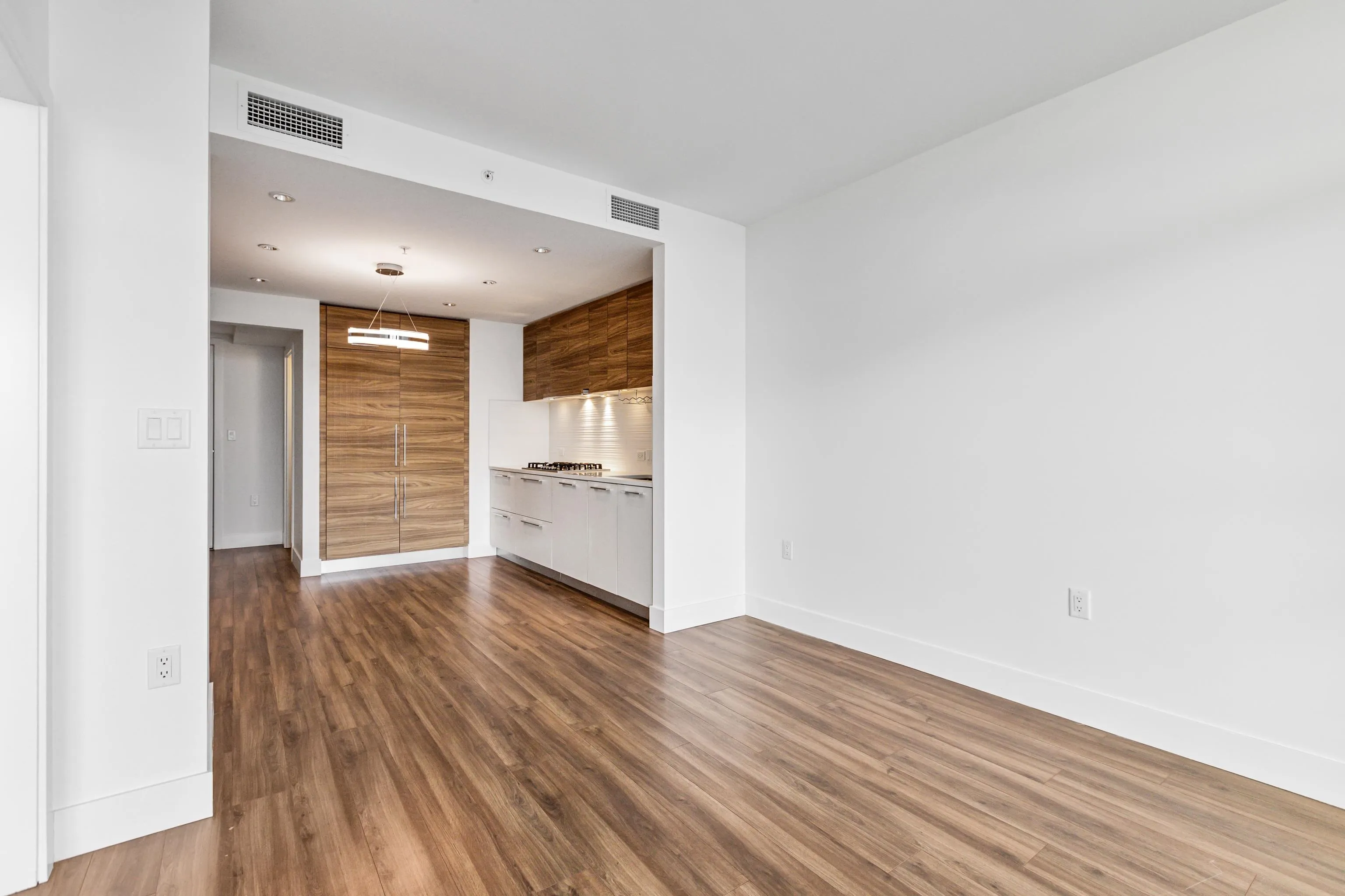 2303 7303 Noble Lane