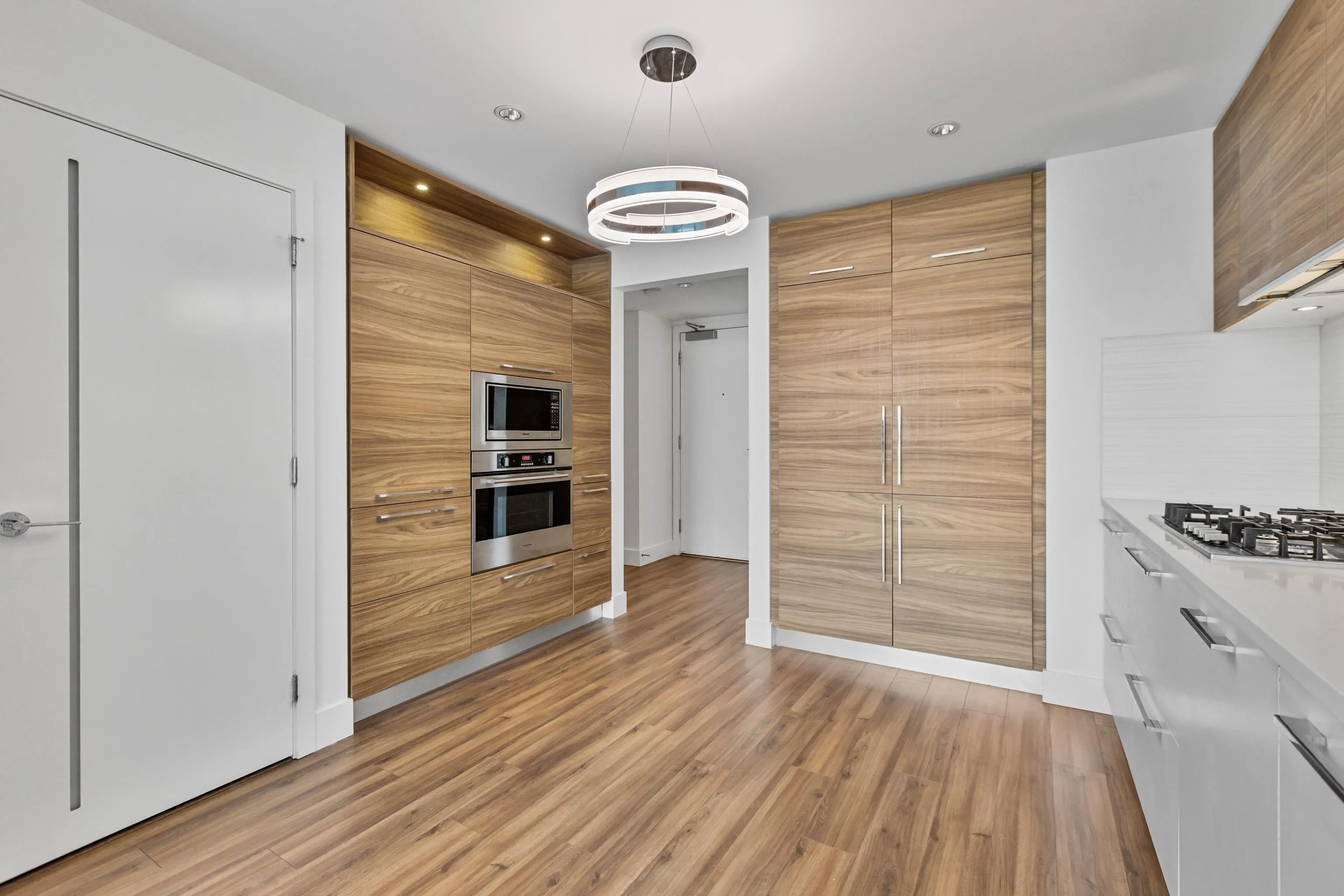 2303 7303 Noble Lane
