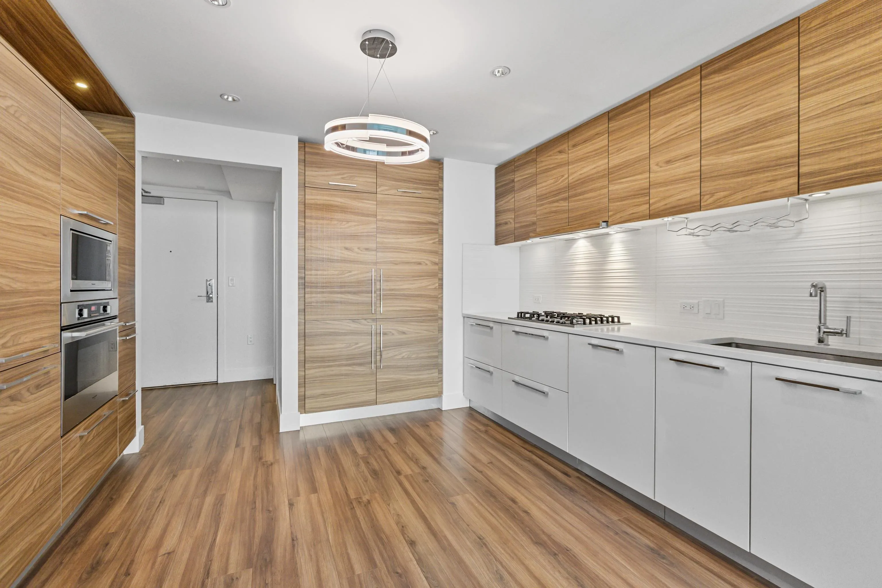 2303 7303 Noble Lane