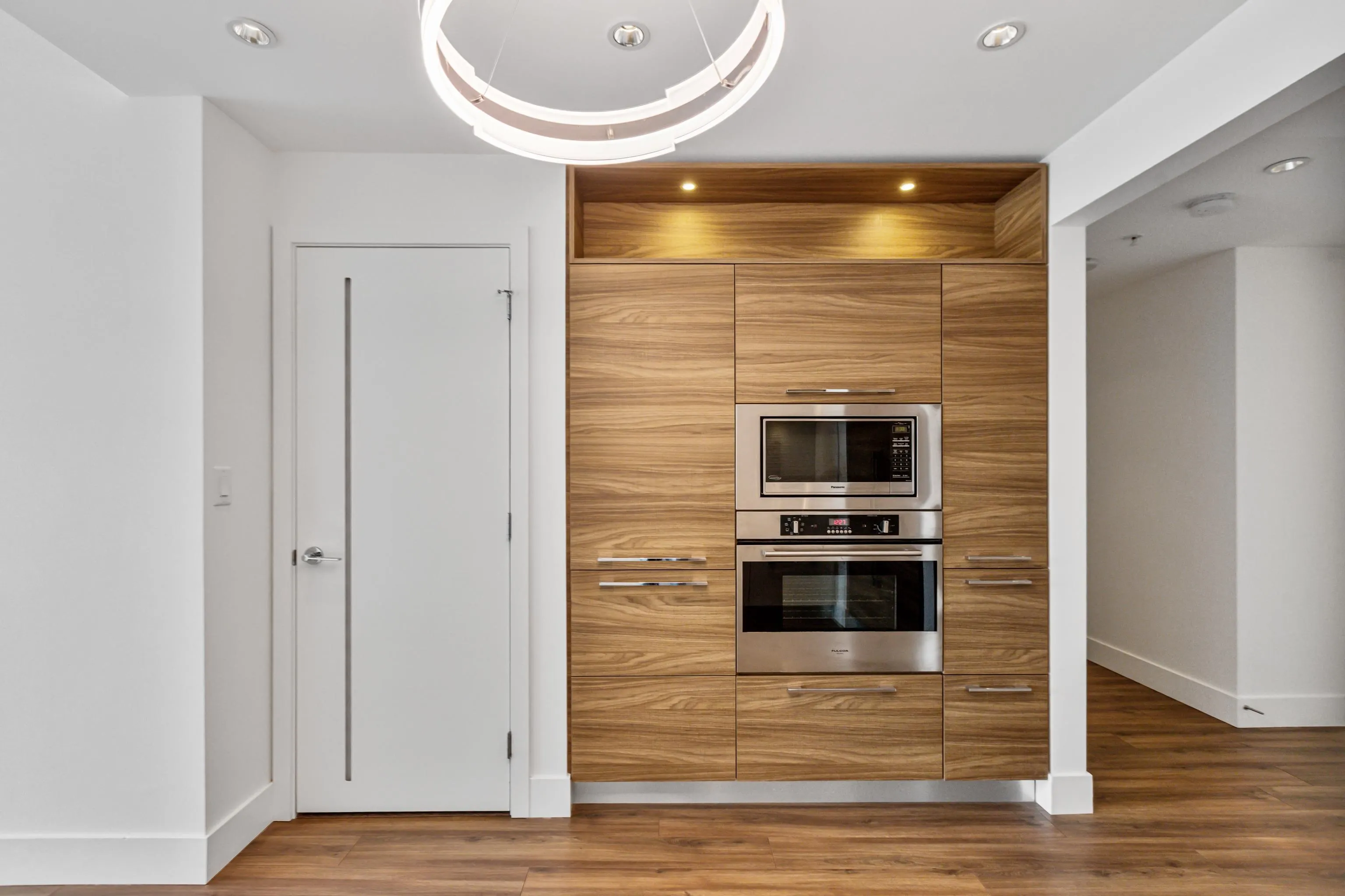 2303 7303 Noble Lane