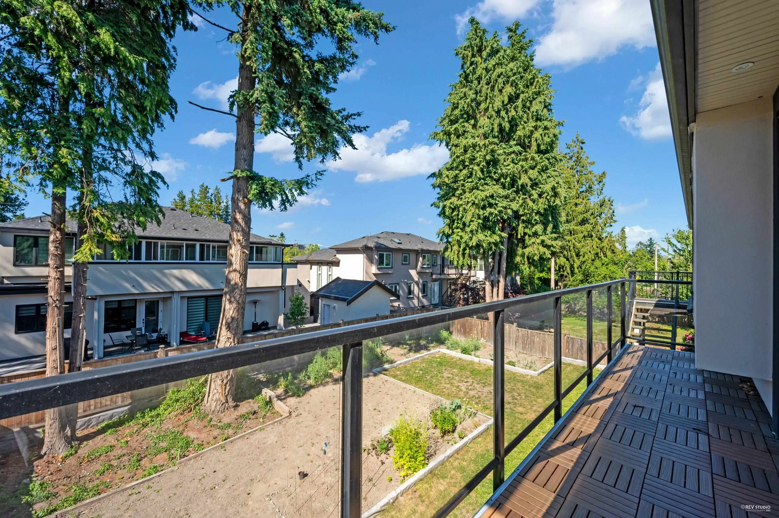 8351 Leslie Road