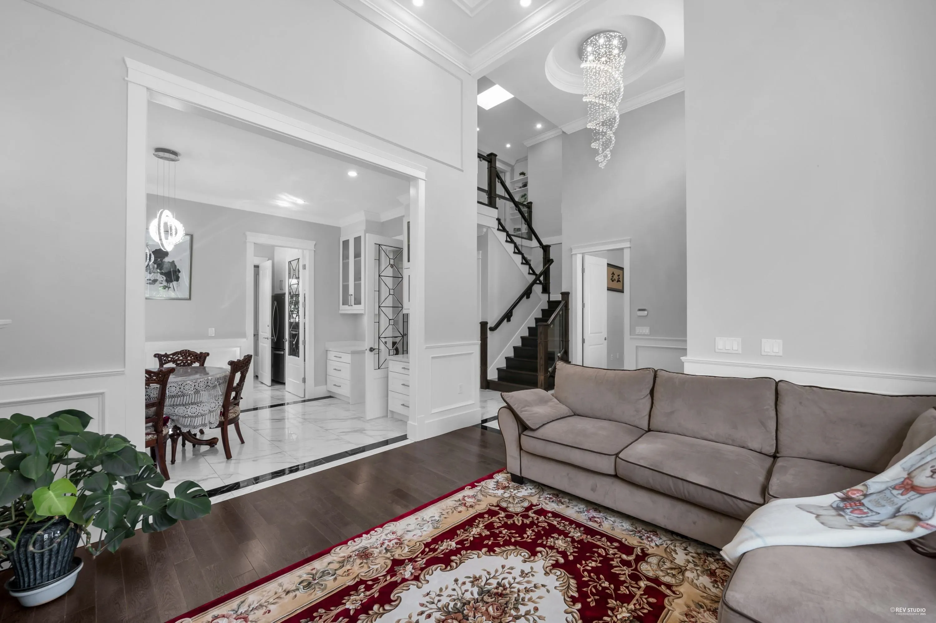 8351 Leslie Road