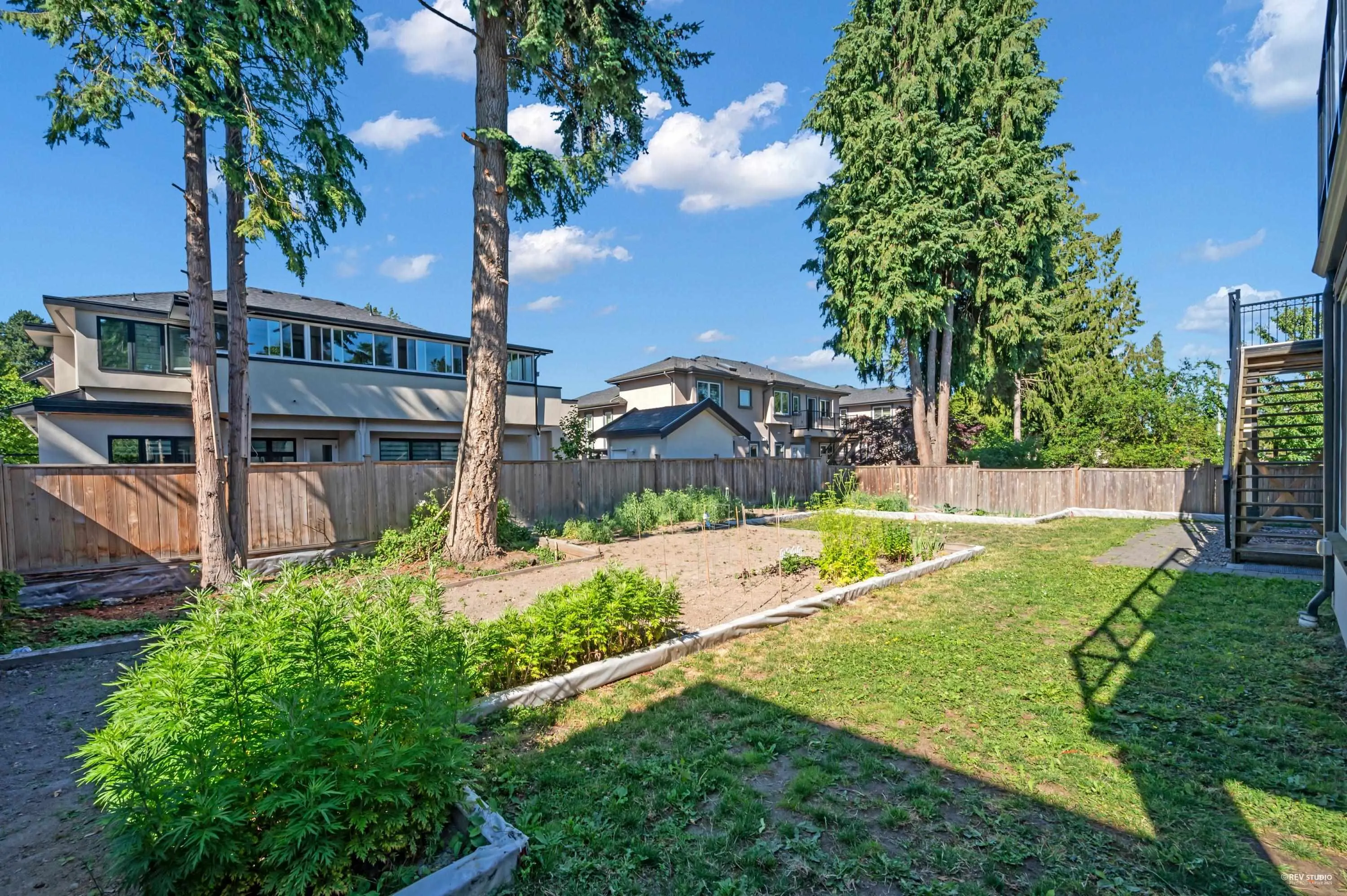 8351 Leslie Road