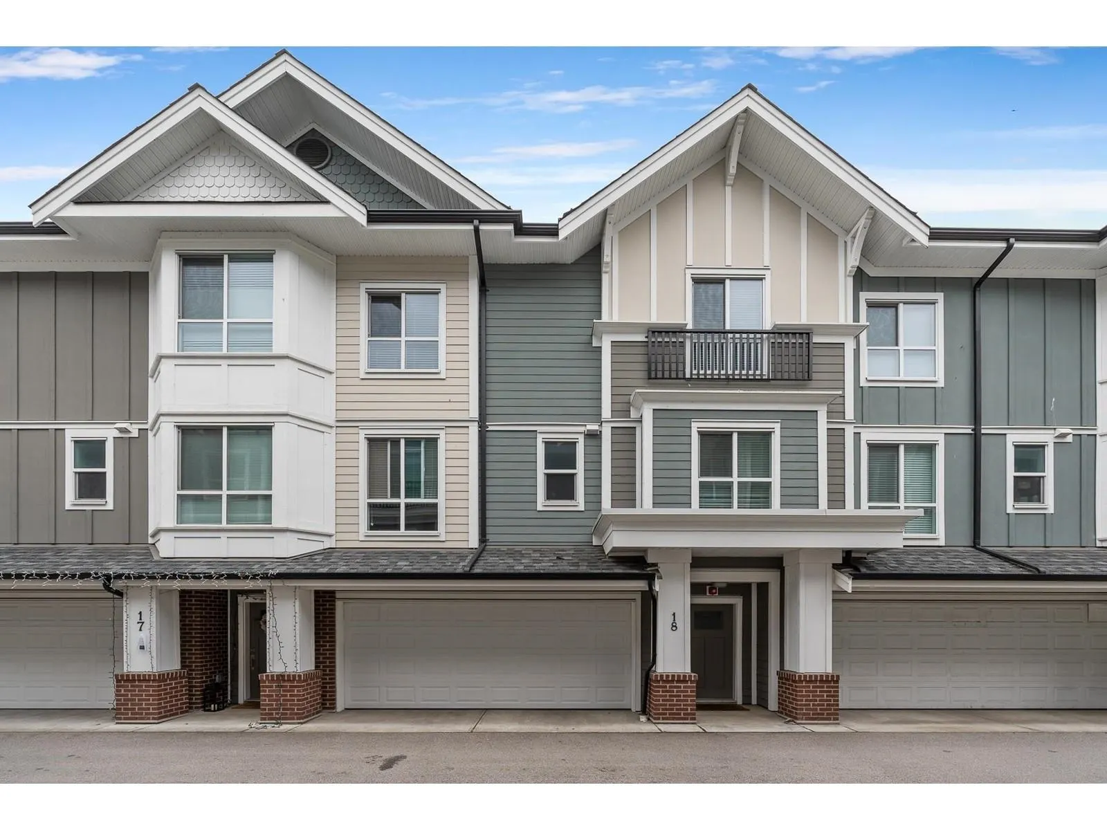 18 20723 Fraser Highway