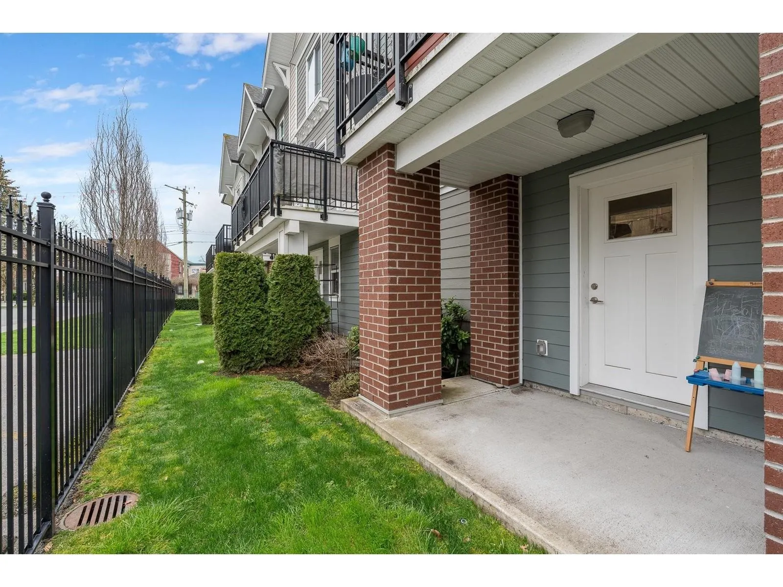 18 20723 Fraser Highway