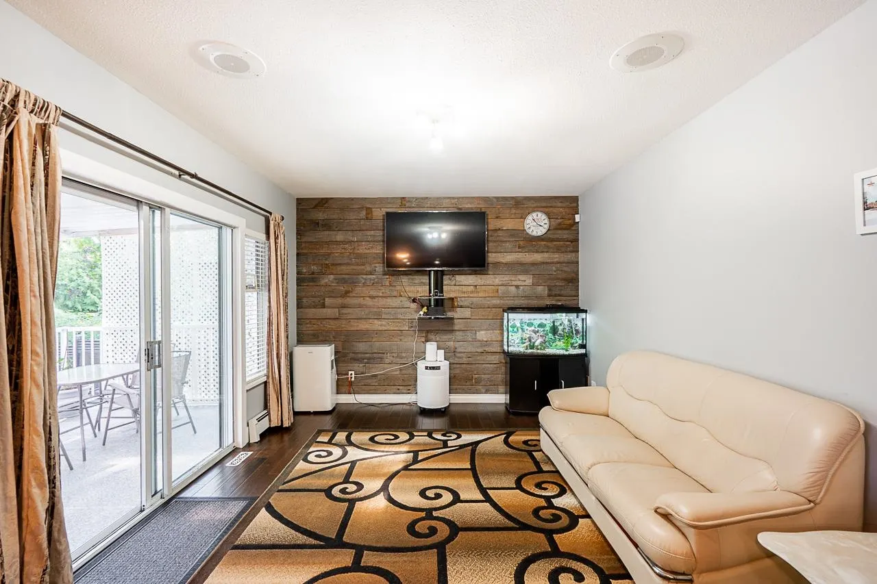 2989 Creekside Drive