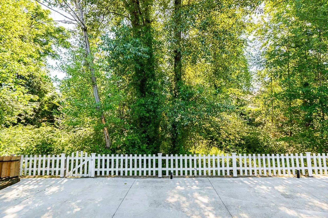 2989 Creekside Drive