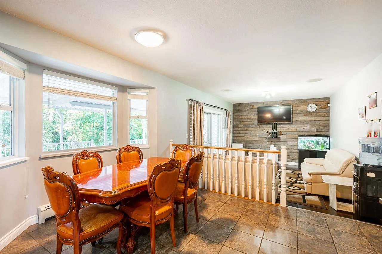 2989 Creekside Drive