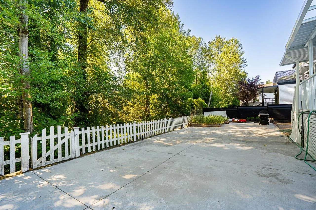 2989 Creekside Drive