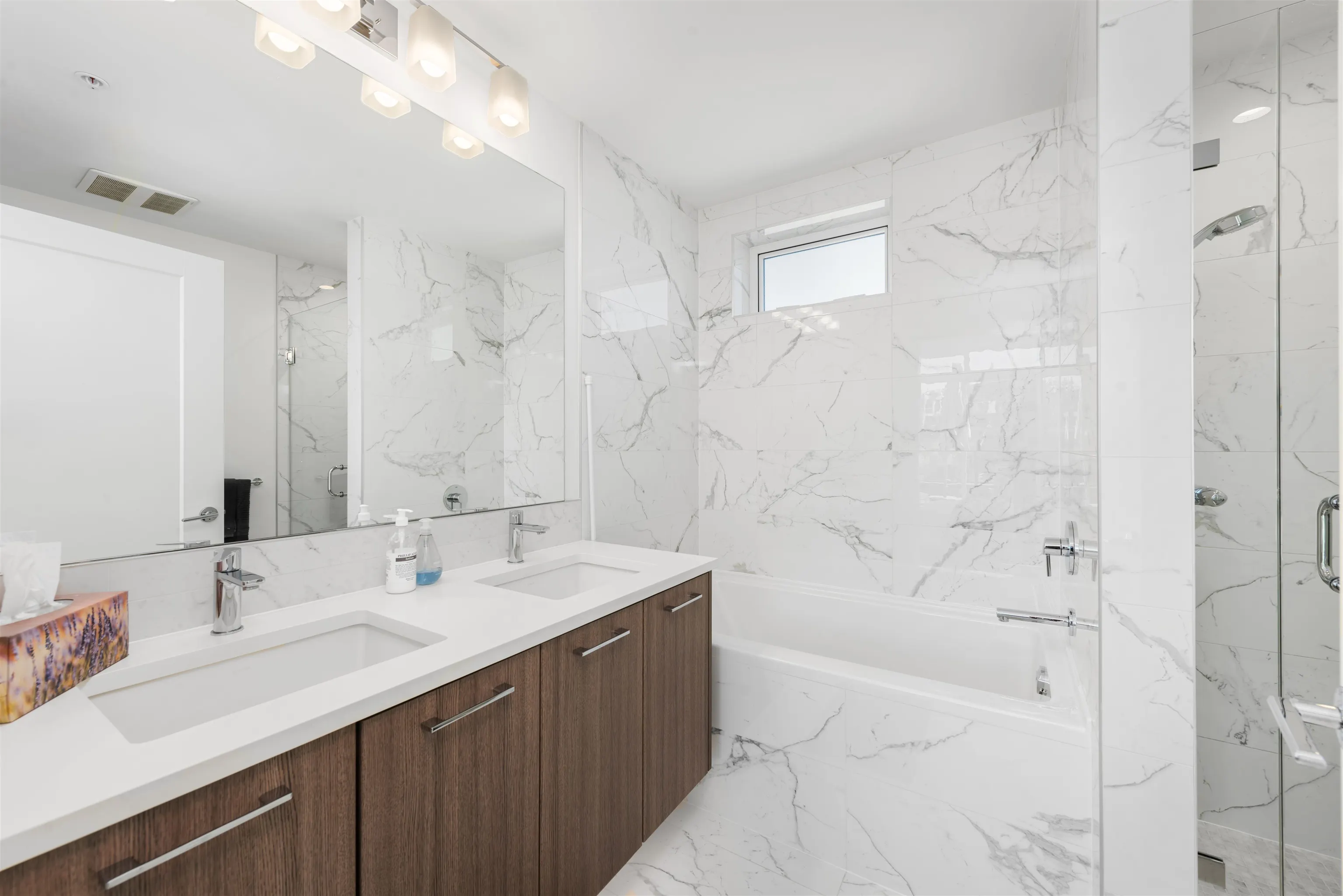 561 W 29th Avenue