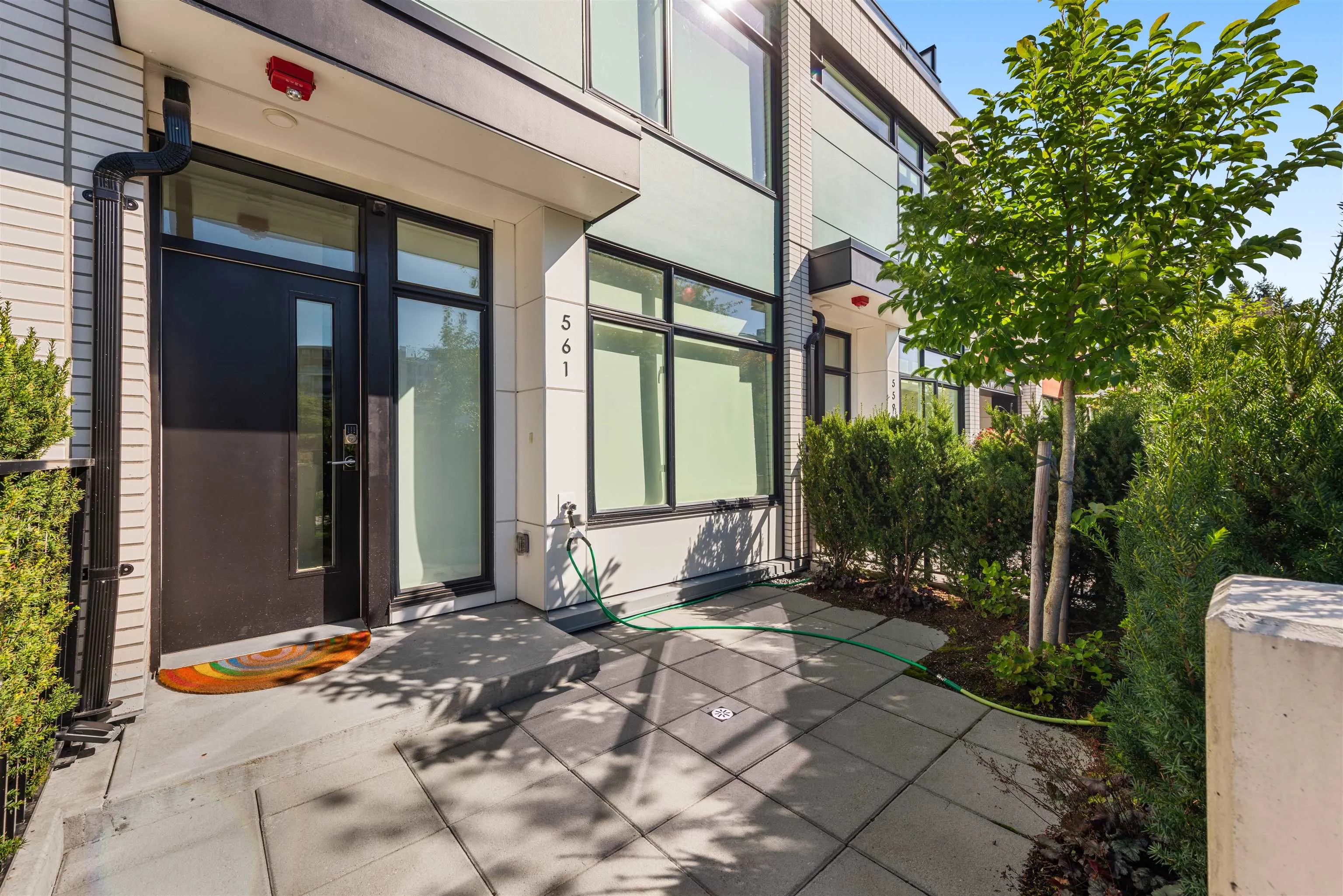 561 W 29th Avenue
