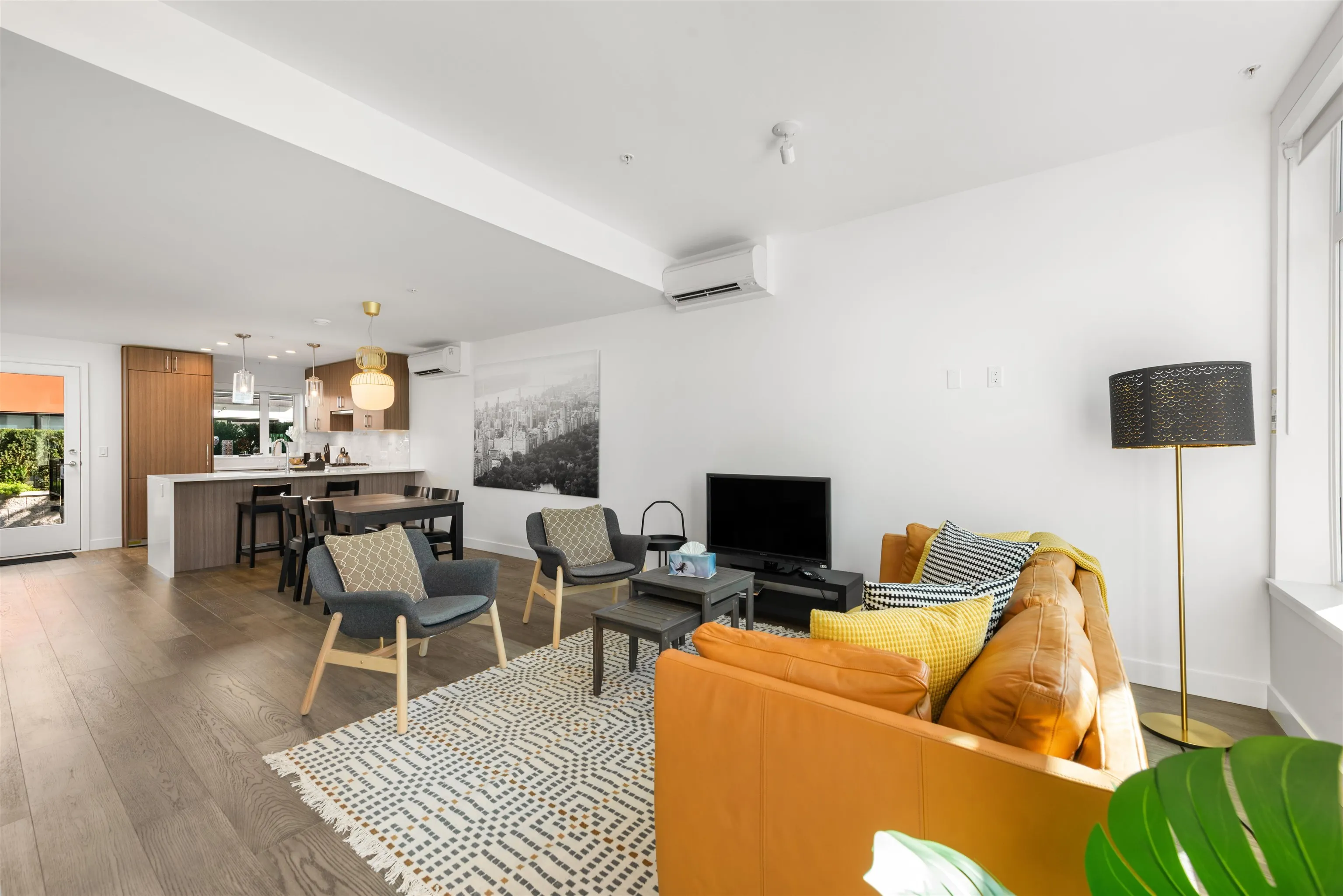 561 W 29th Avenue