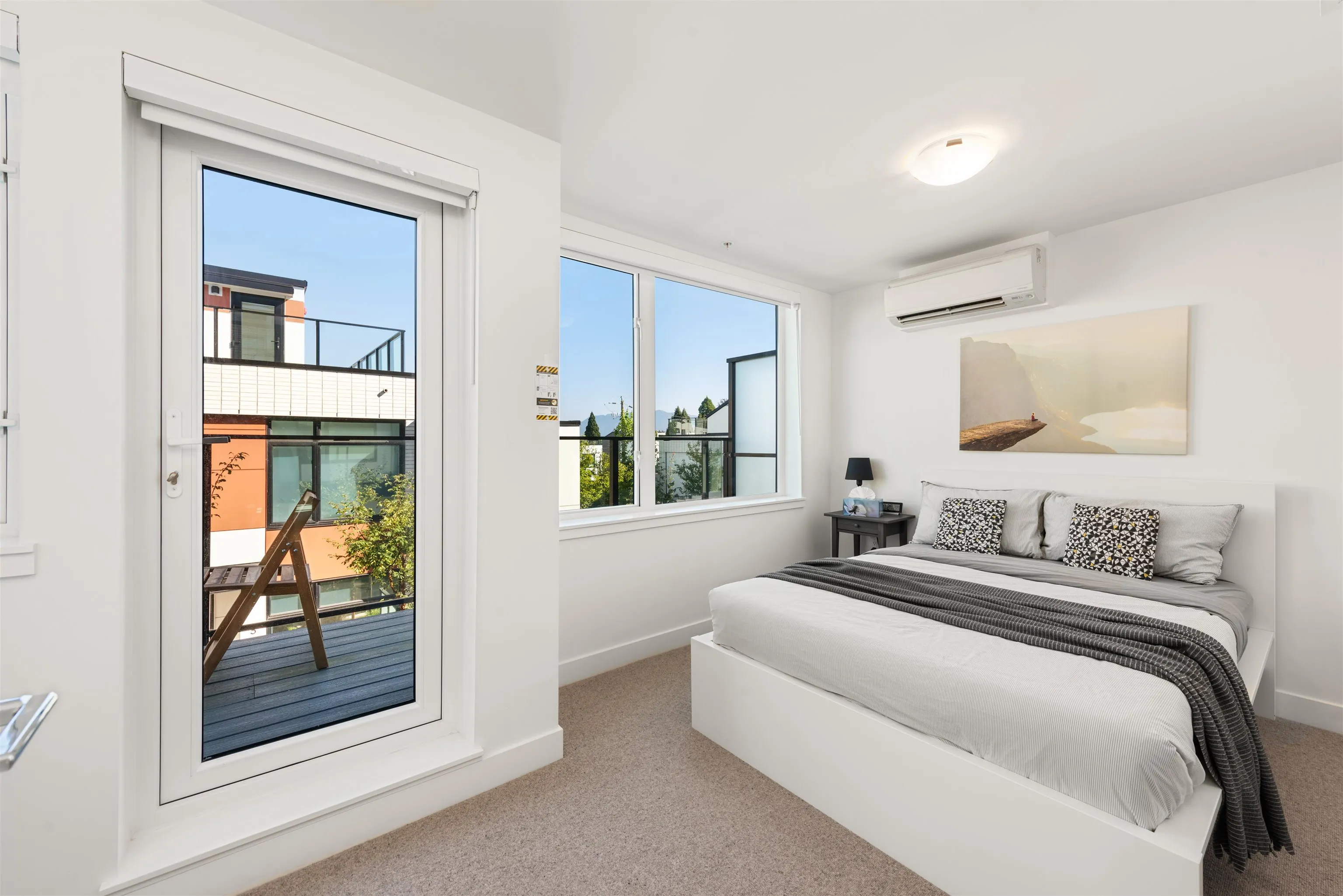 561 W 29th Avenue