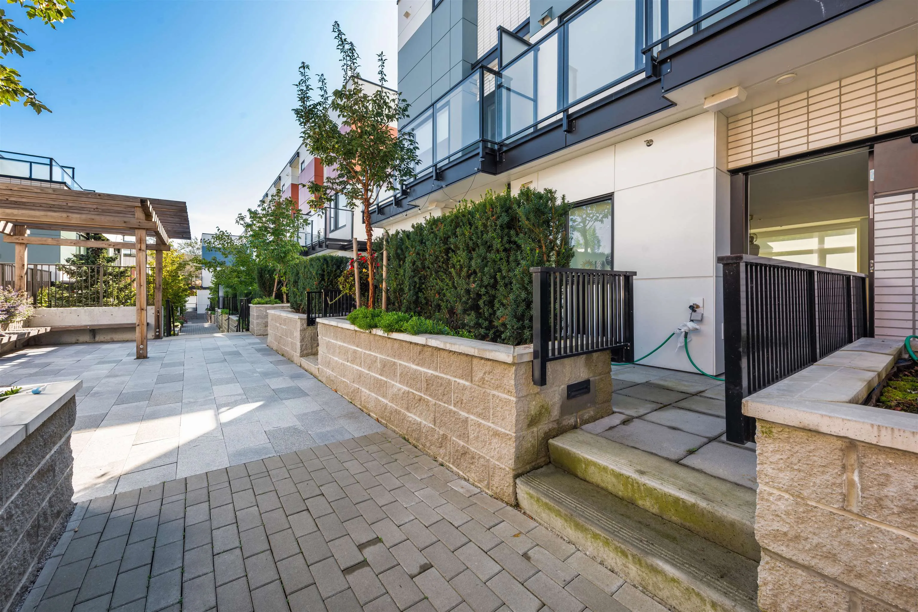 561 W 29th Avenue