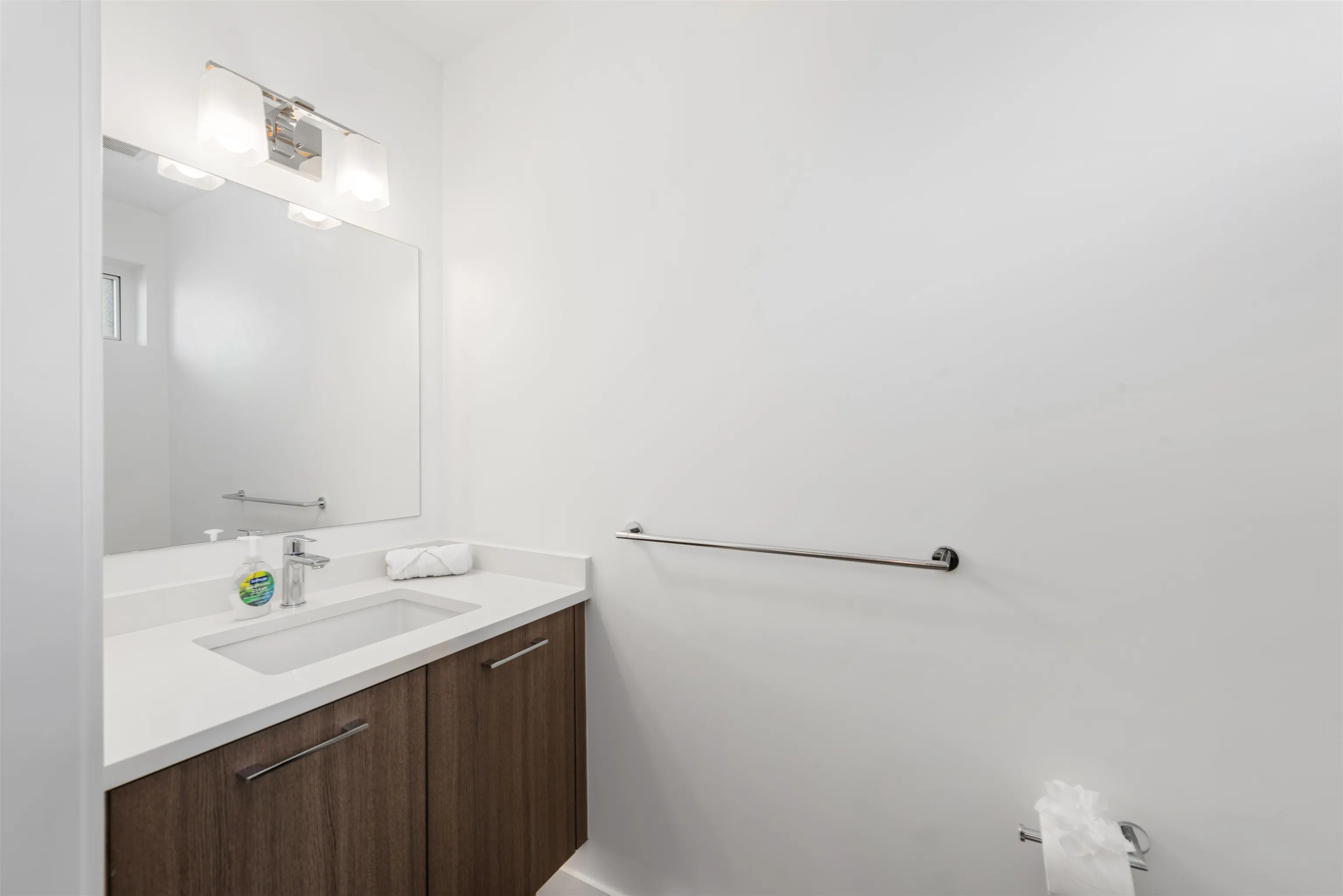 561 W 29th Avenue