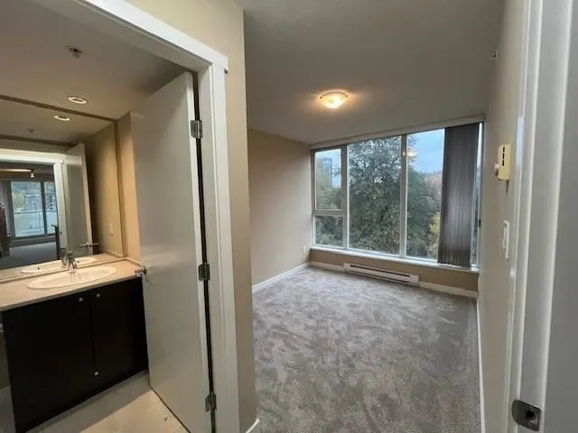 1001 651 Nootka Way